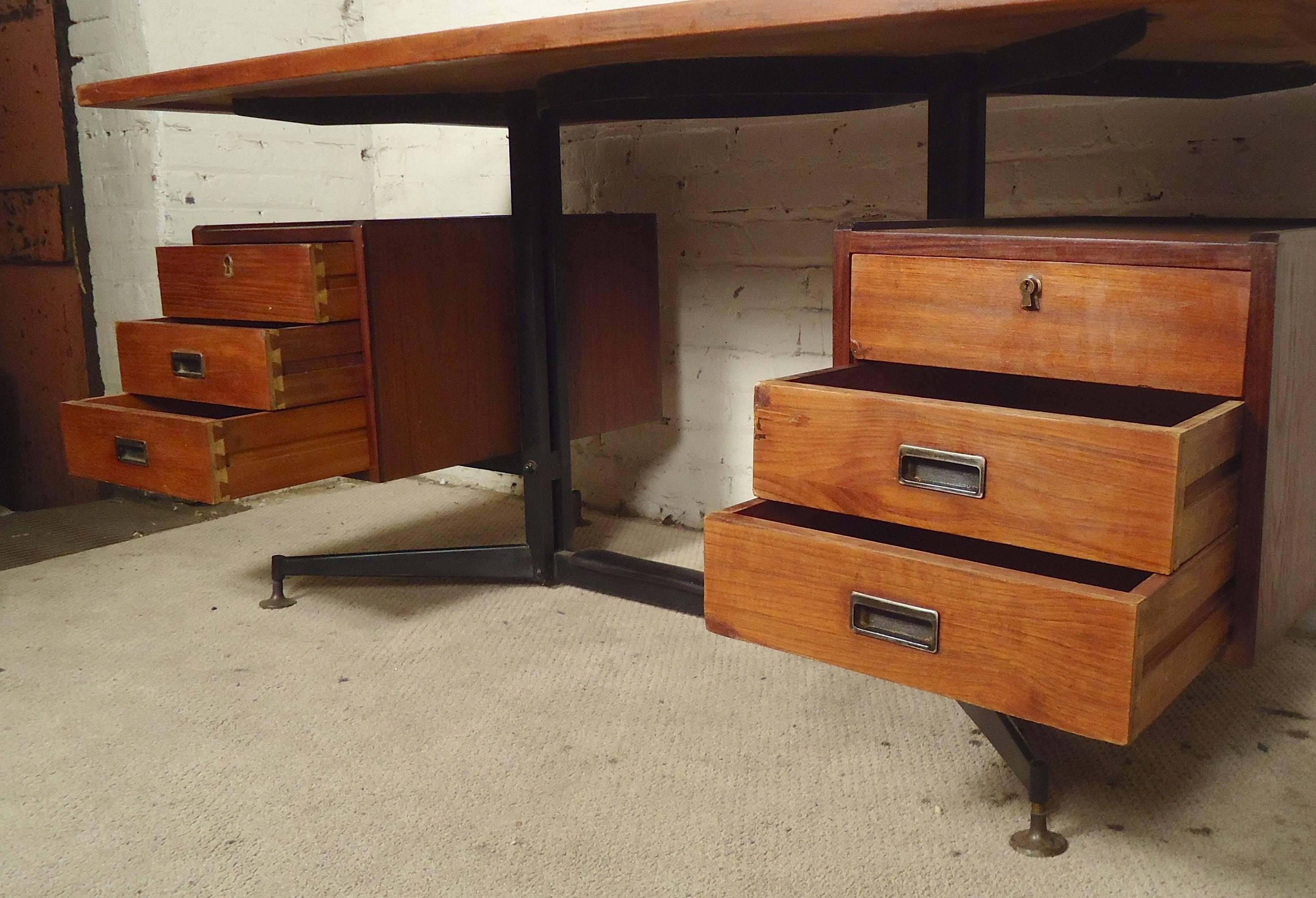 floating long desk