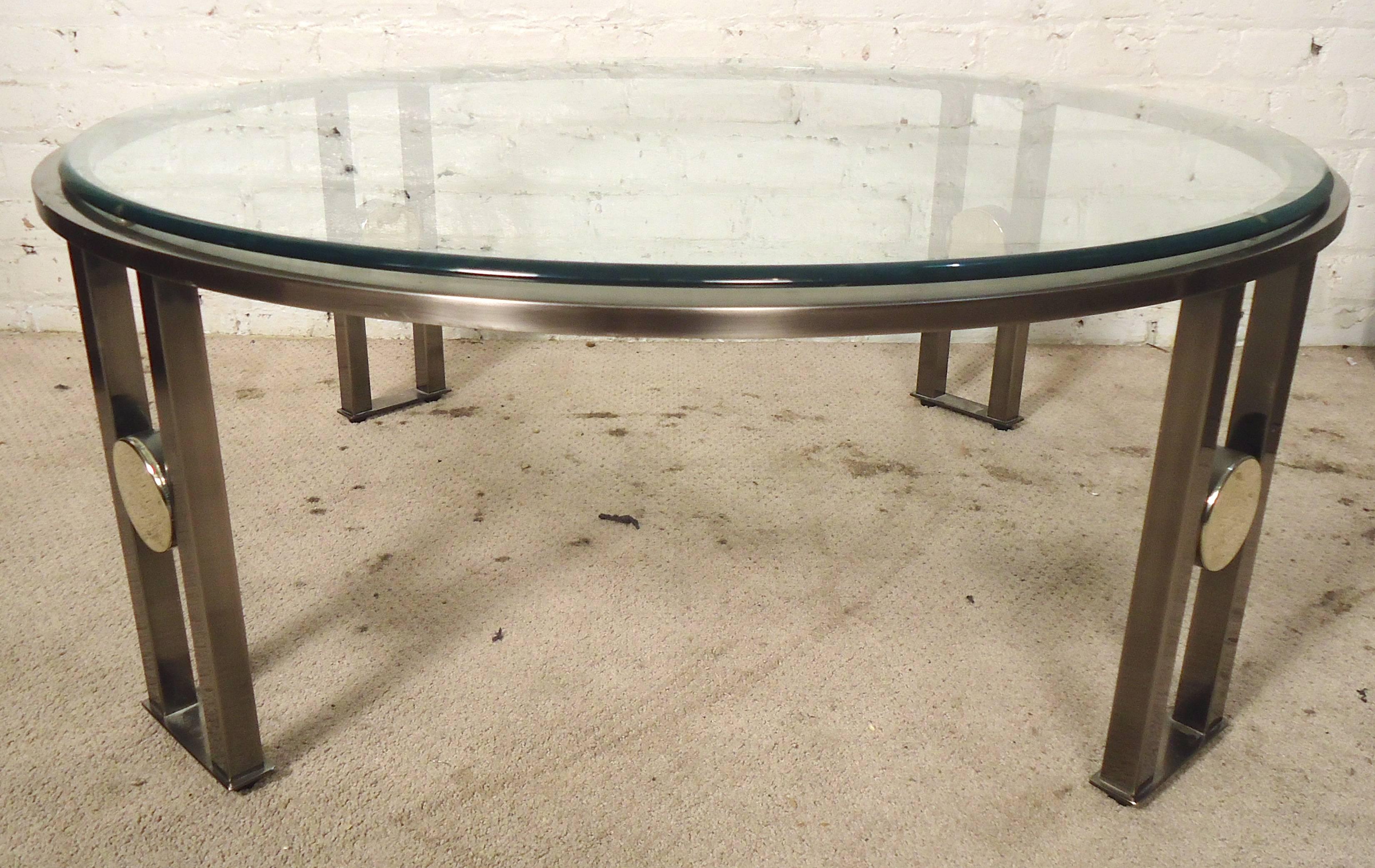 Round Glass Top Coffee Table In Good Condition In Brooklyn, NY