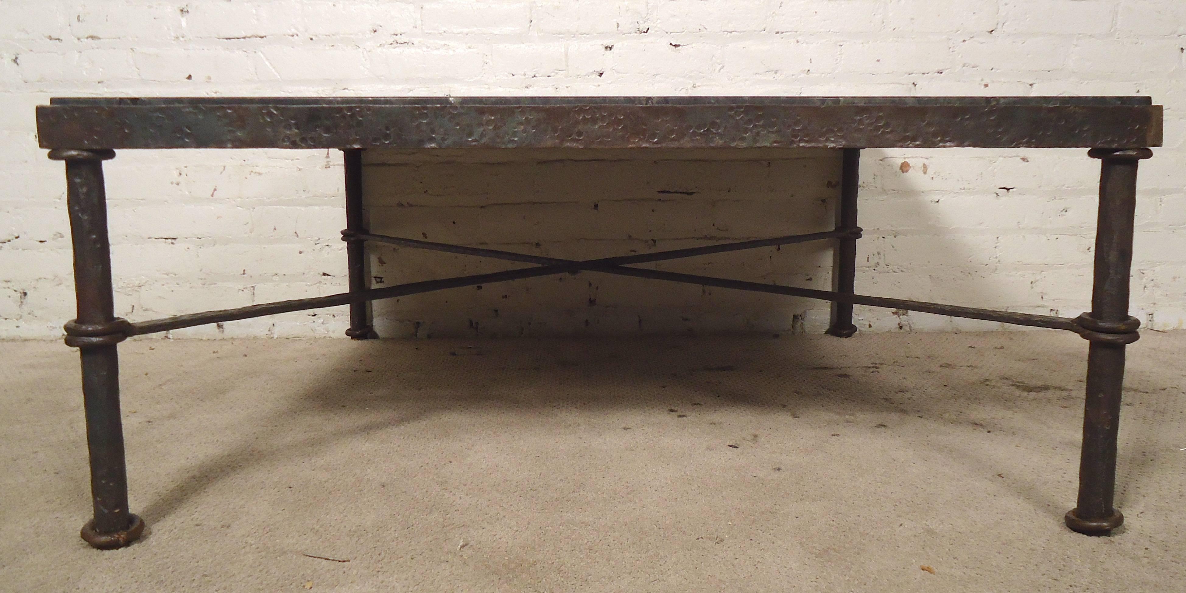 Wrought iron coffee table with thick black marble-top. Very heavy and sturdy with great coloring.

(Please confirm item location NY or NJ with dealer).
    