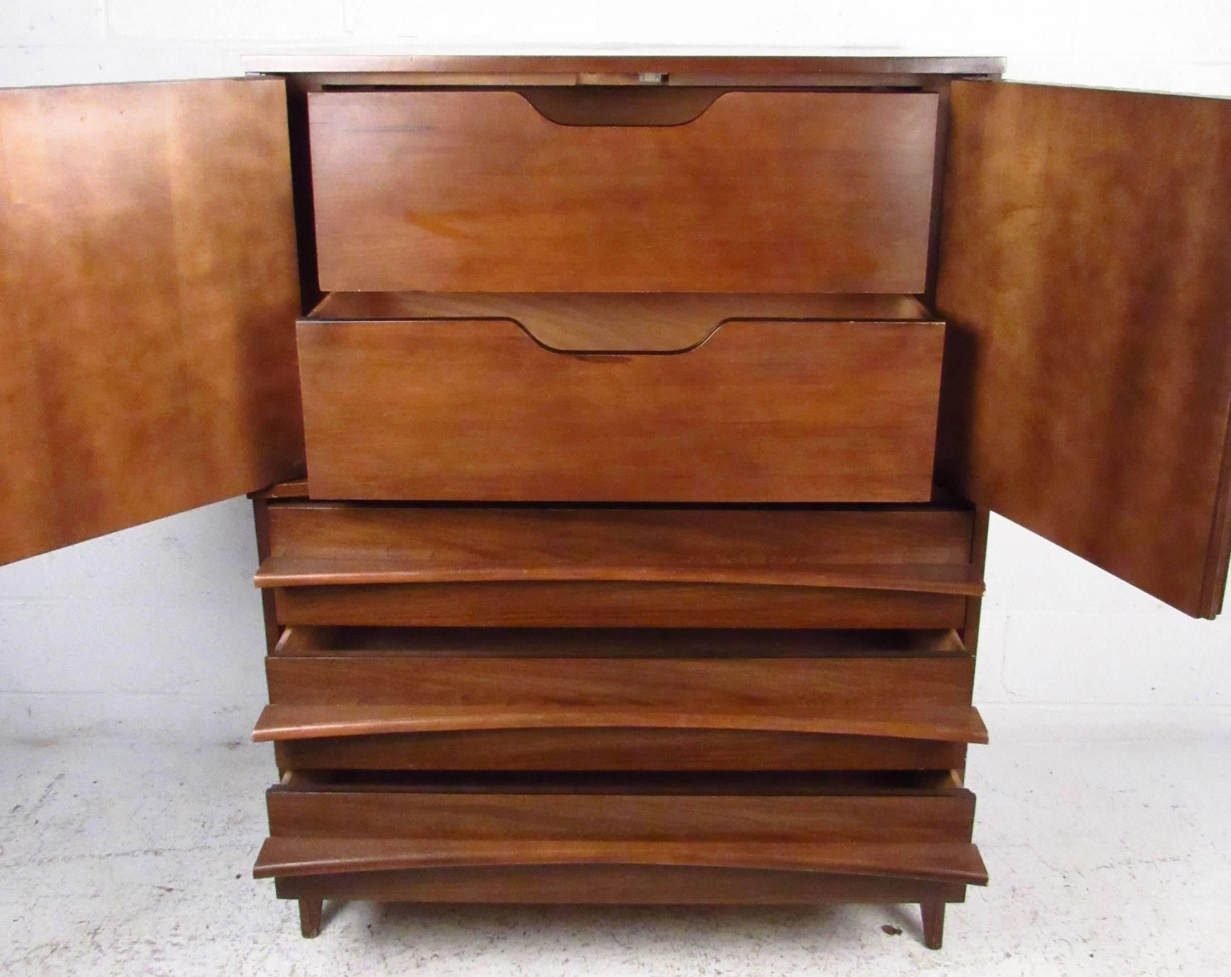 Stylish Vintage Modern Curved Front Louvered Highboy Dresser In Good Condition In Brooklyn, NY