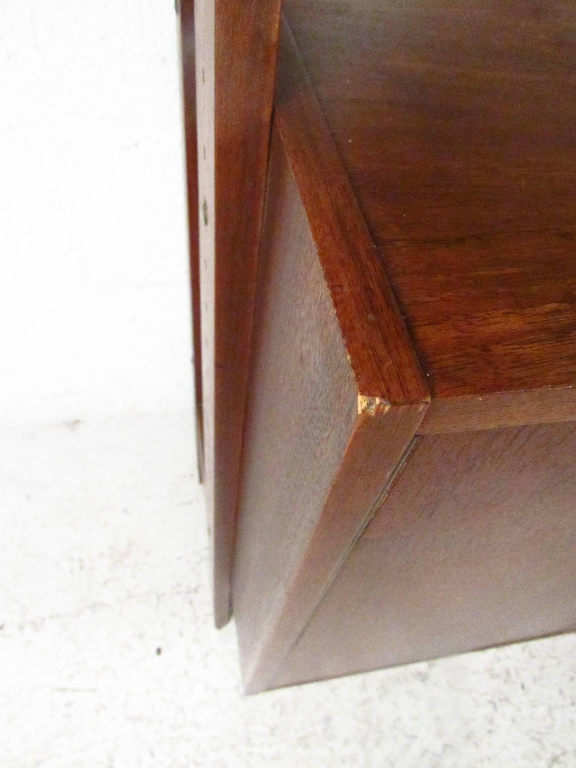 Walnut Mid-Century Modern Freestanding Bookshelf with Cabinet For Sale