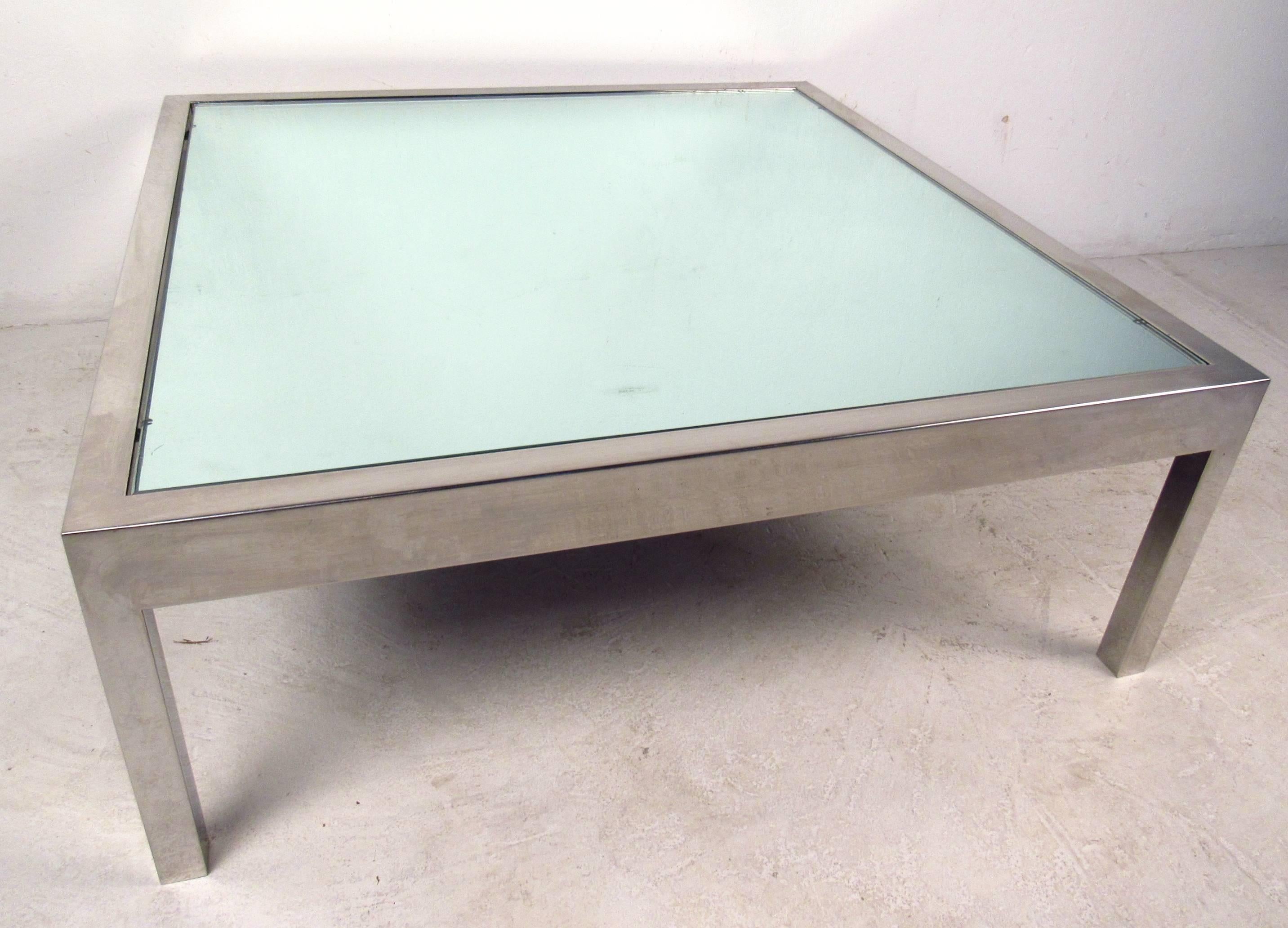 Unique Midcentury Mirrored Glass and Chrome Coffee Table In Good Condition For Sale In Brooklyn, NY