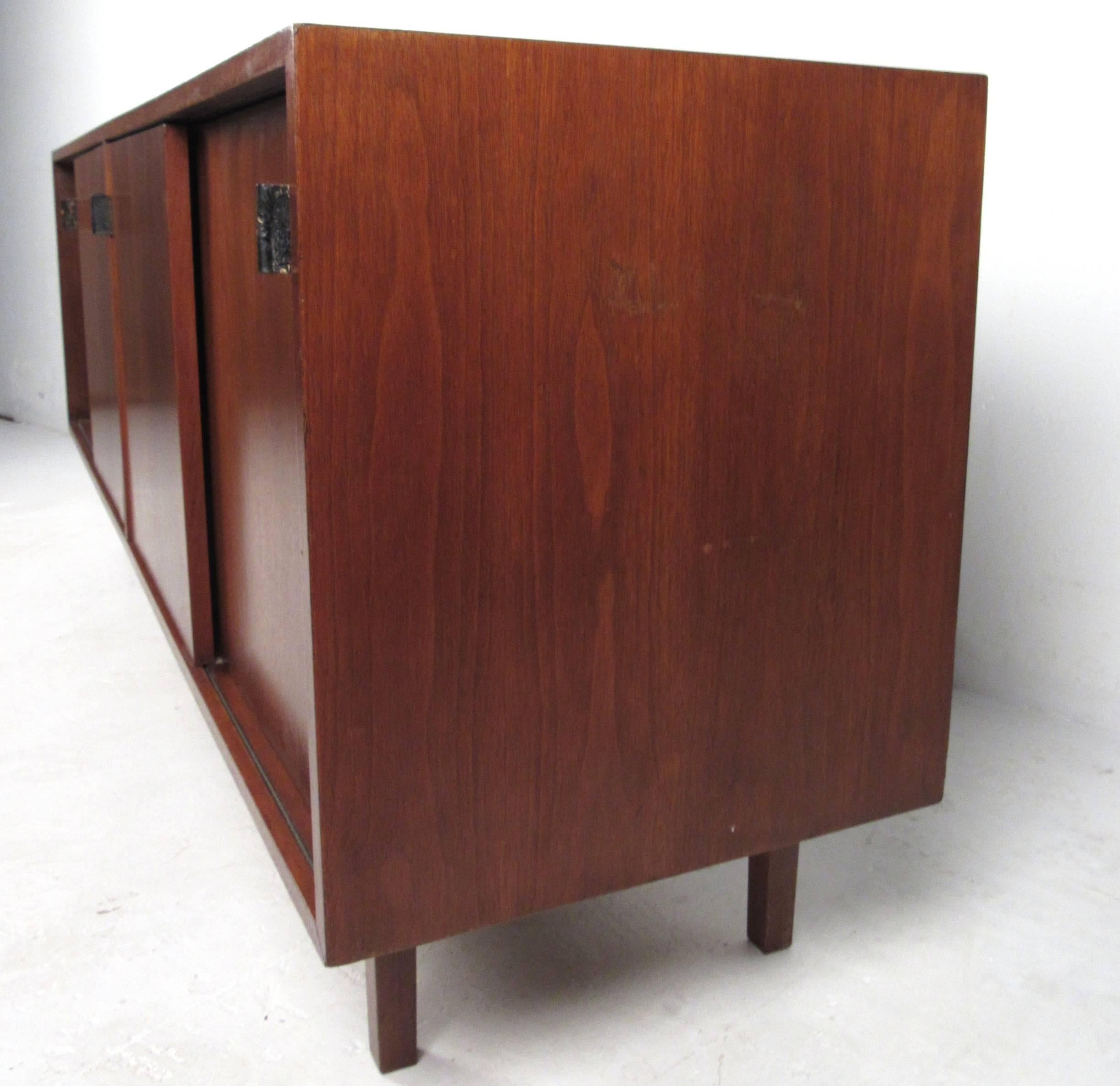 Mid-Century Modern Knoll Office Credenza In Good Condition In Brooklyn, NY
