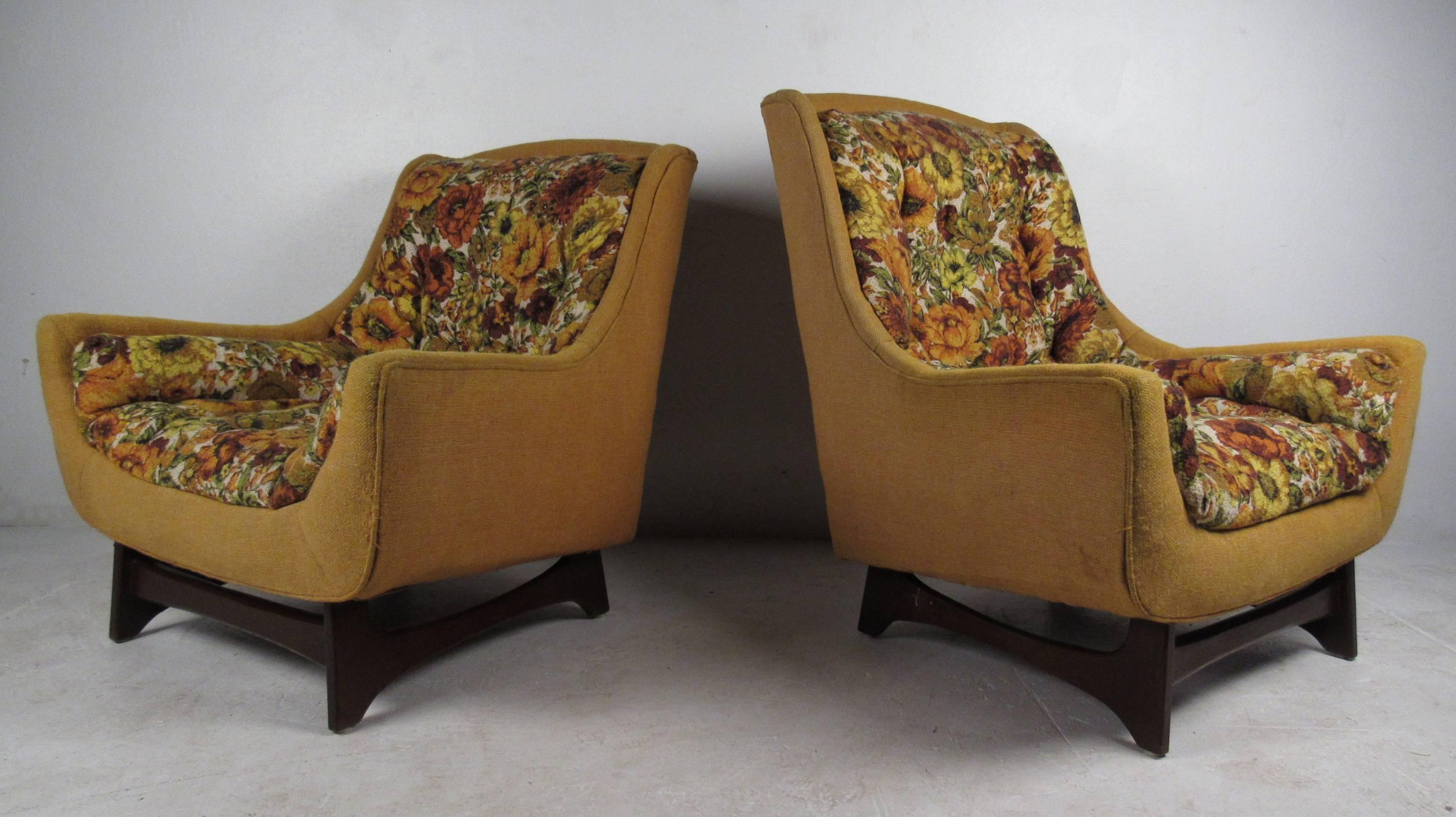 American Mid-Century Modern His and Her Style Lounge Chairs