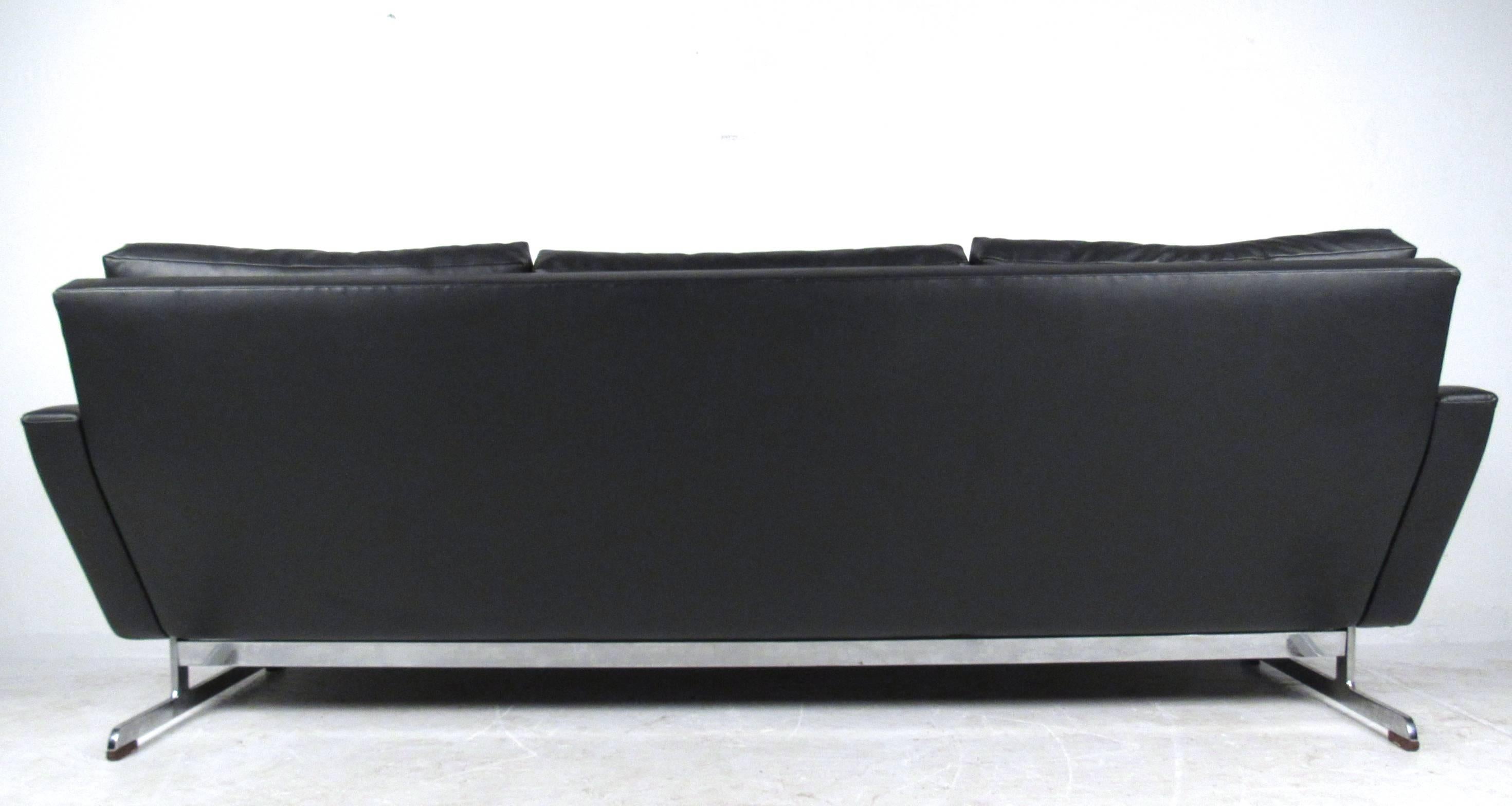 Mid-20th Century Mid-Century Modern Vinyl and Chrome Airport Sofa