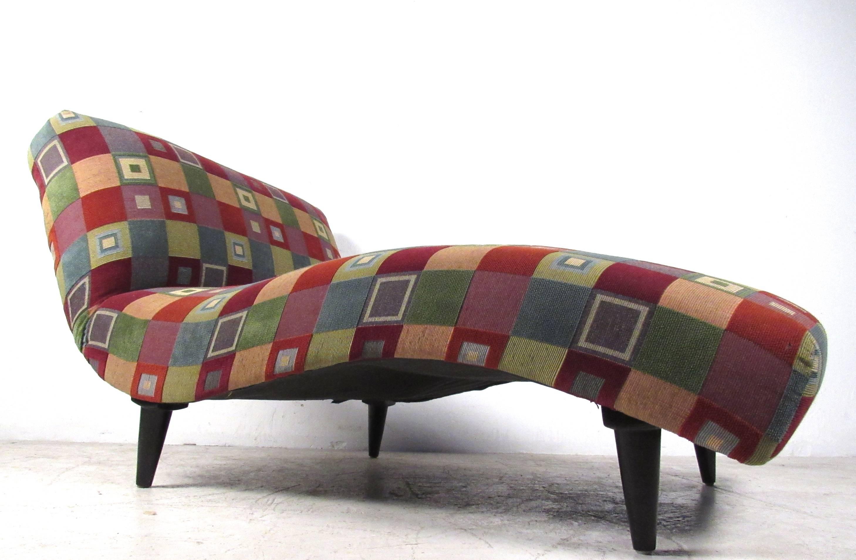 Mid-Century Modern Style Chaise Longue In Good Condition In Brooklyn, NY