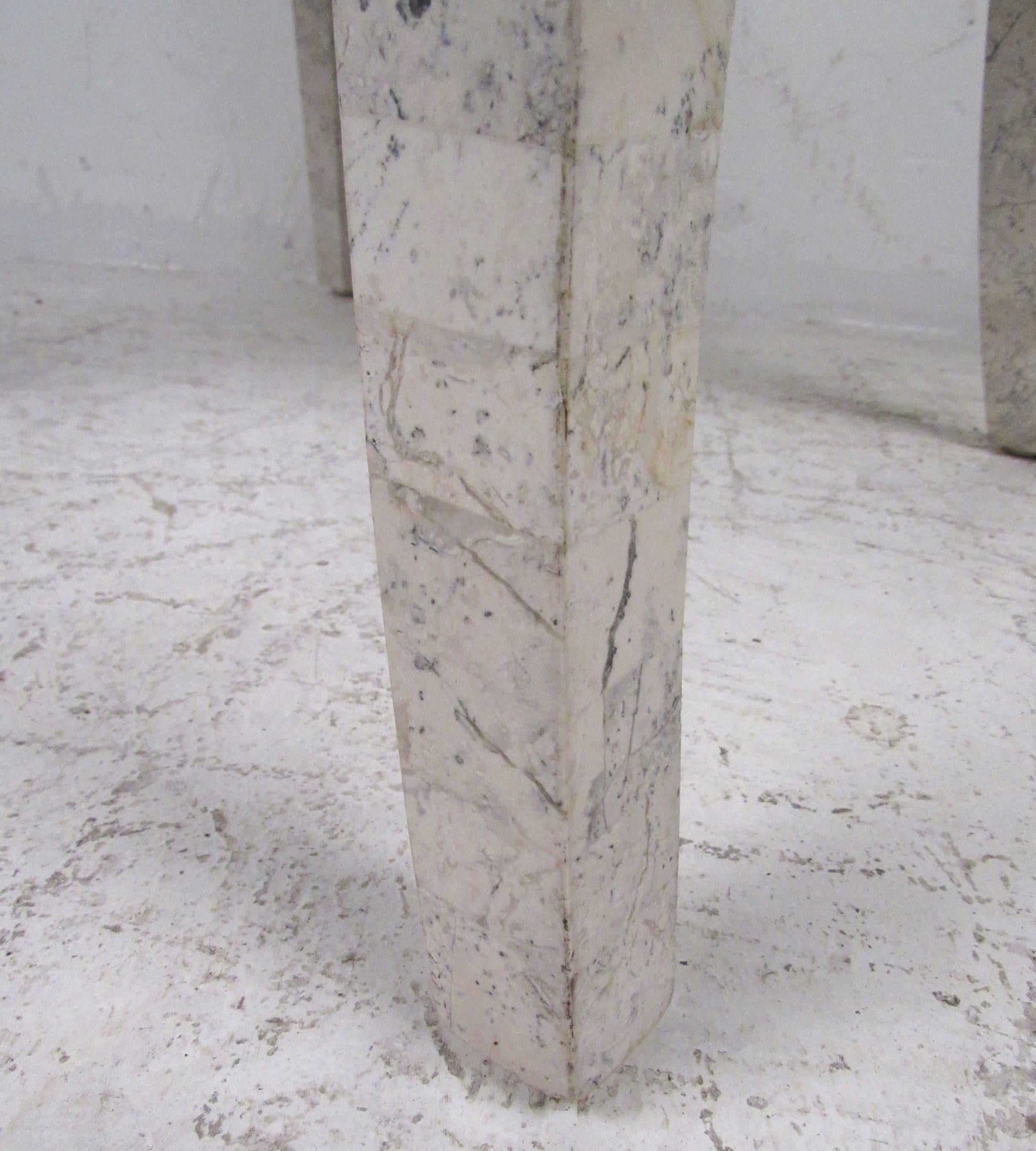 Fauteuil en marbre tessellé de style Maitland-Smith en vente 2