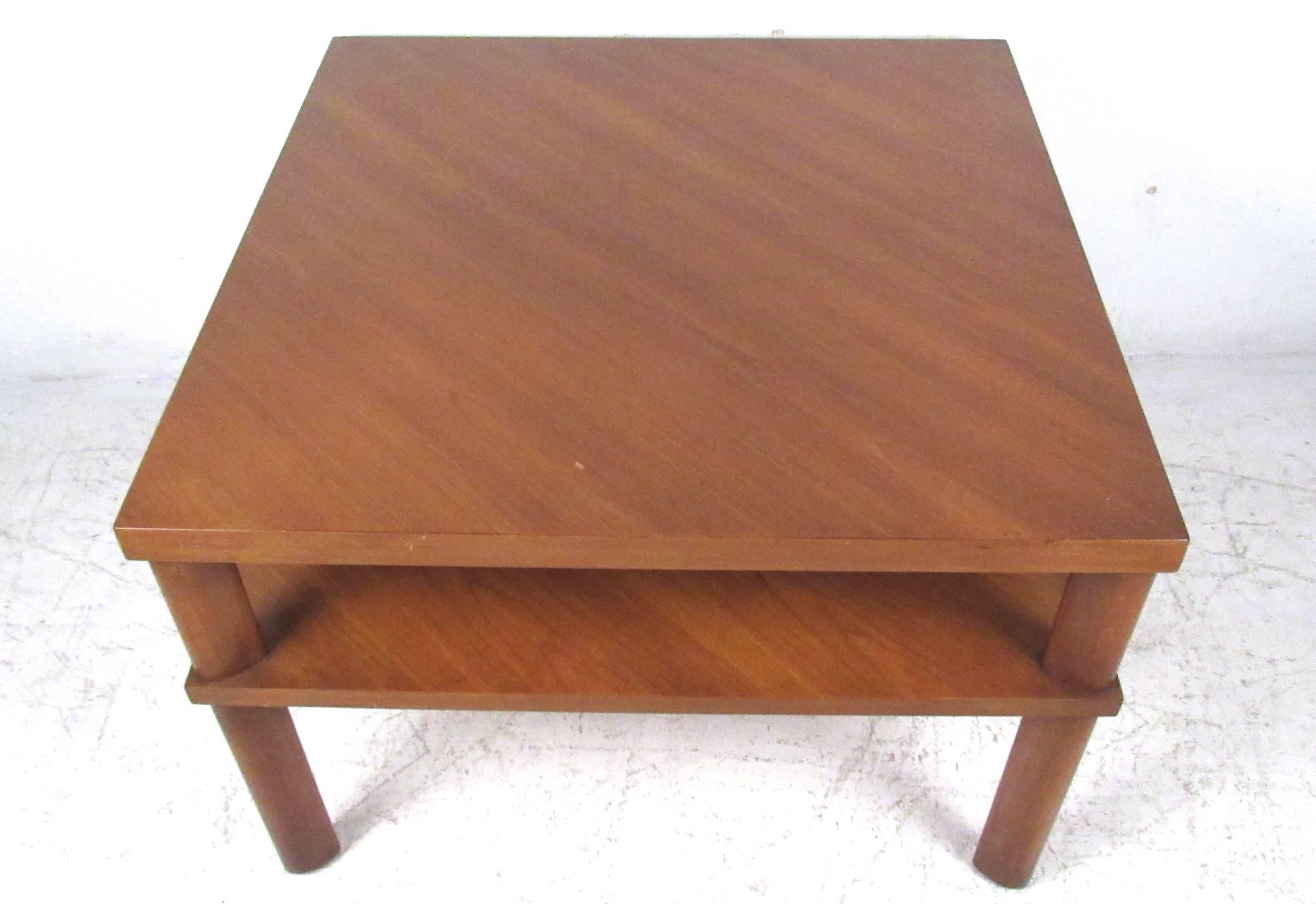 Mid-Century Modern Table à cocktail à deux niveaux John Widdicomb en vente