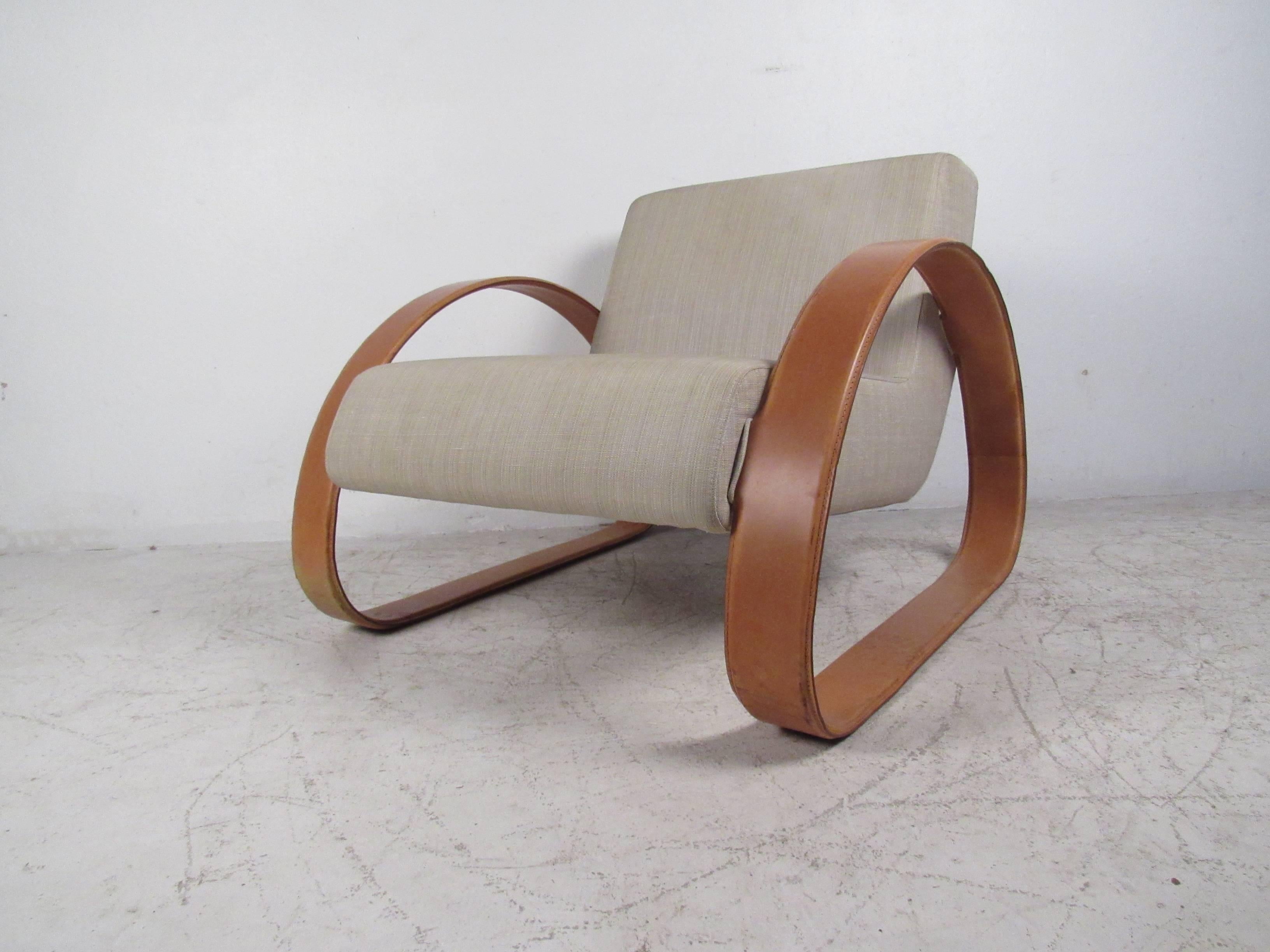 Pair of Modern Italian Lounge Chairs by Armani Casa 4