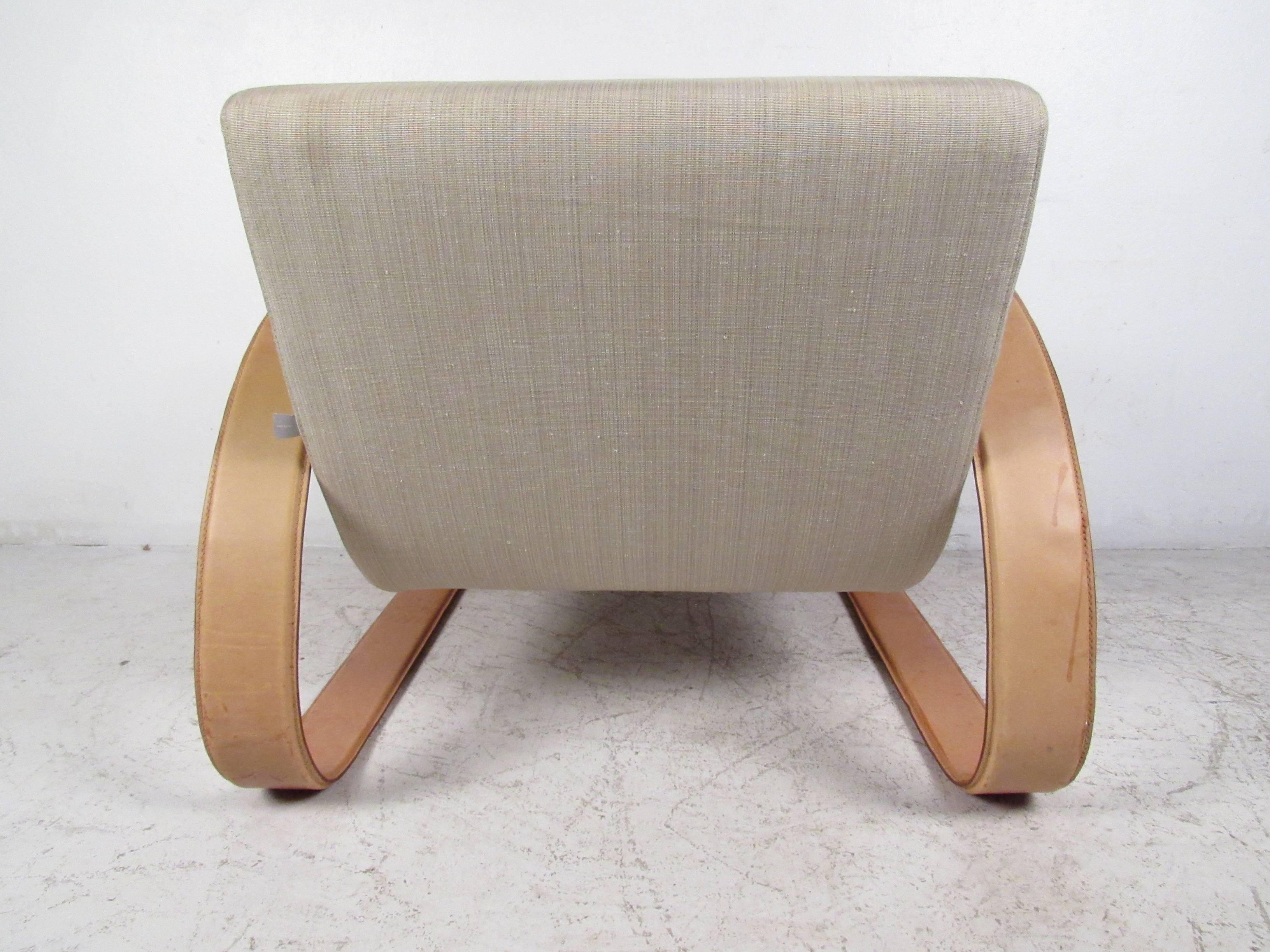 Pair of Modern Italian Lounge Chairs by Armani Casa 3