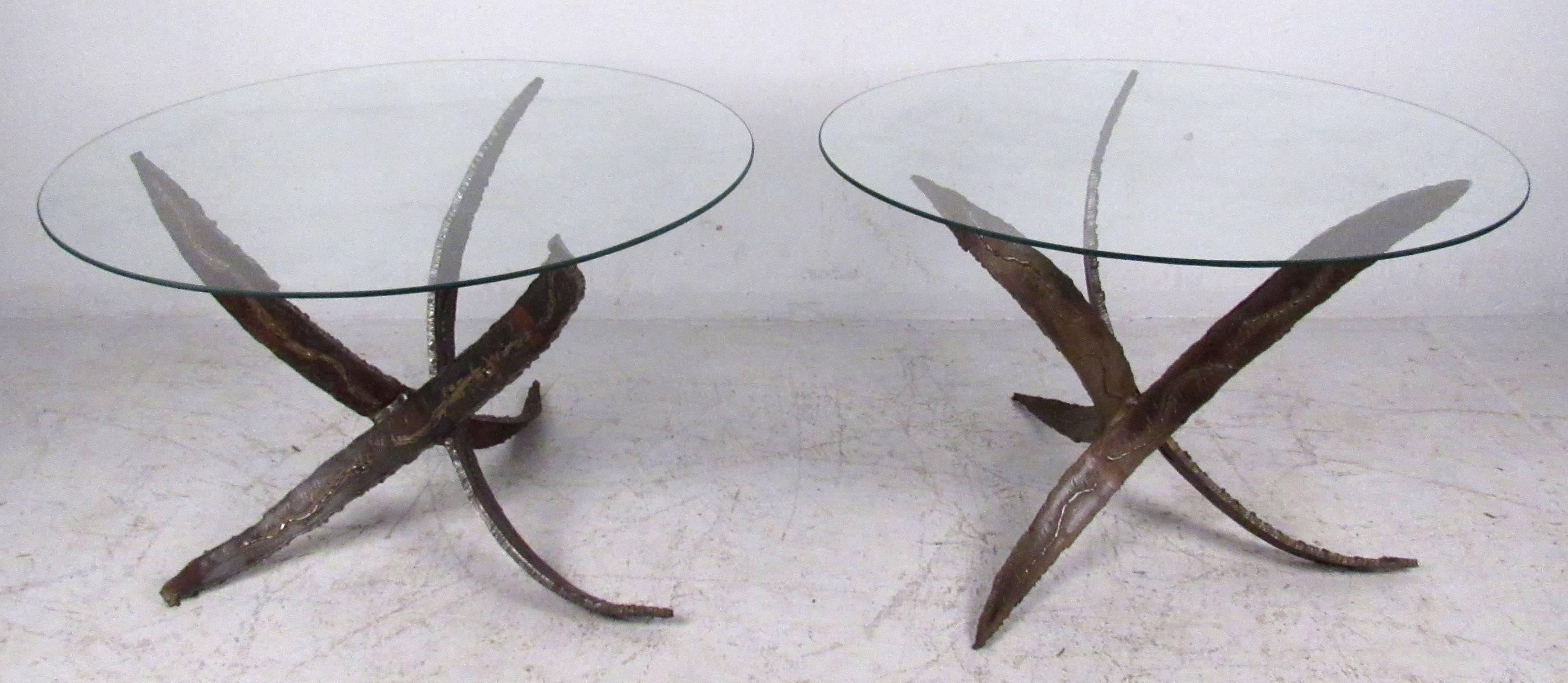 Mid-Century Modern Pair of Midcentury Paul Evans Style End Tables