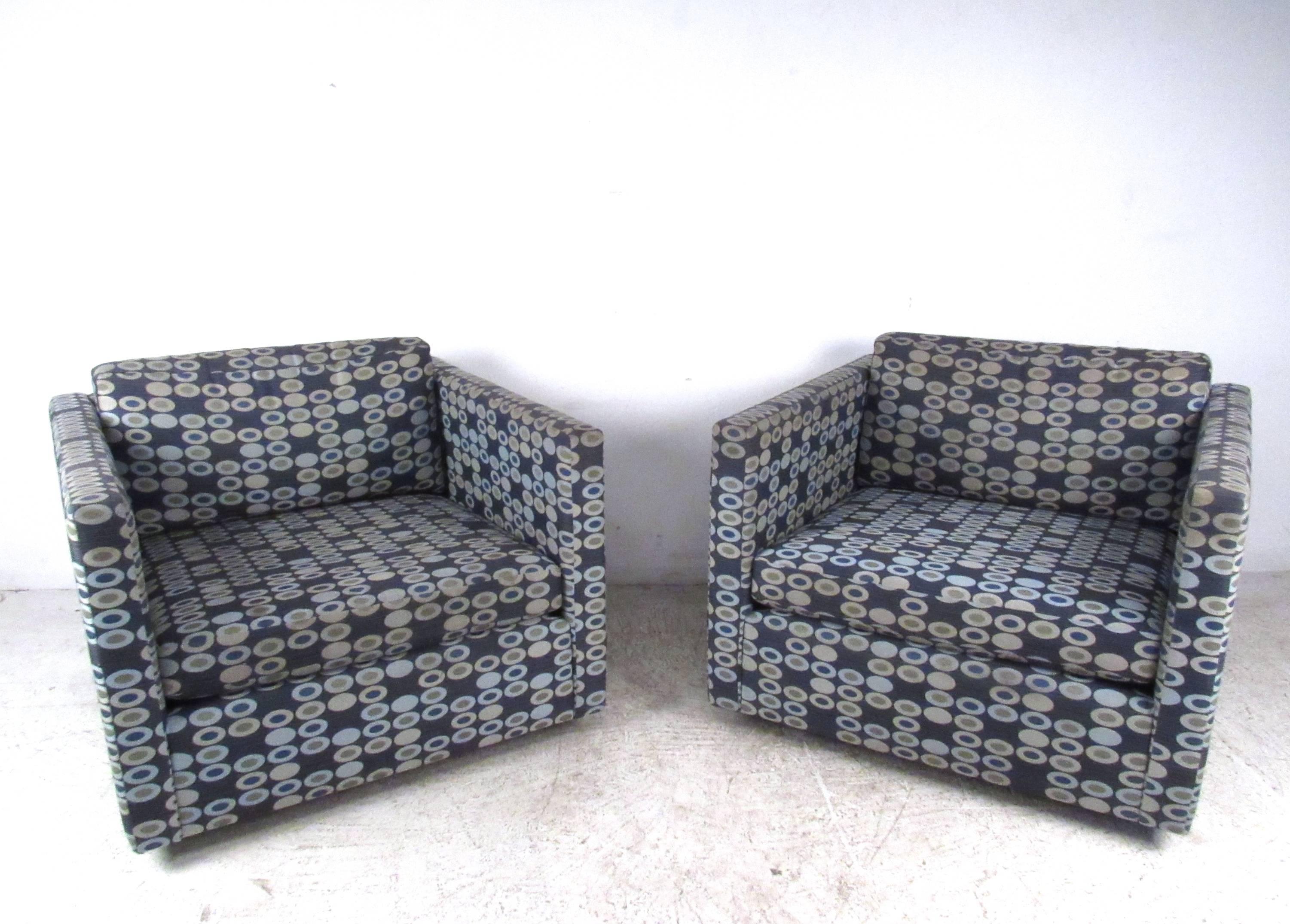 Pair of Knoll Lounge Chairs after Charles Pfister In Good Condition In Brooklyn, NY