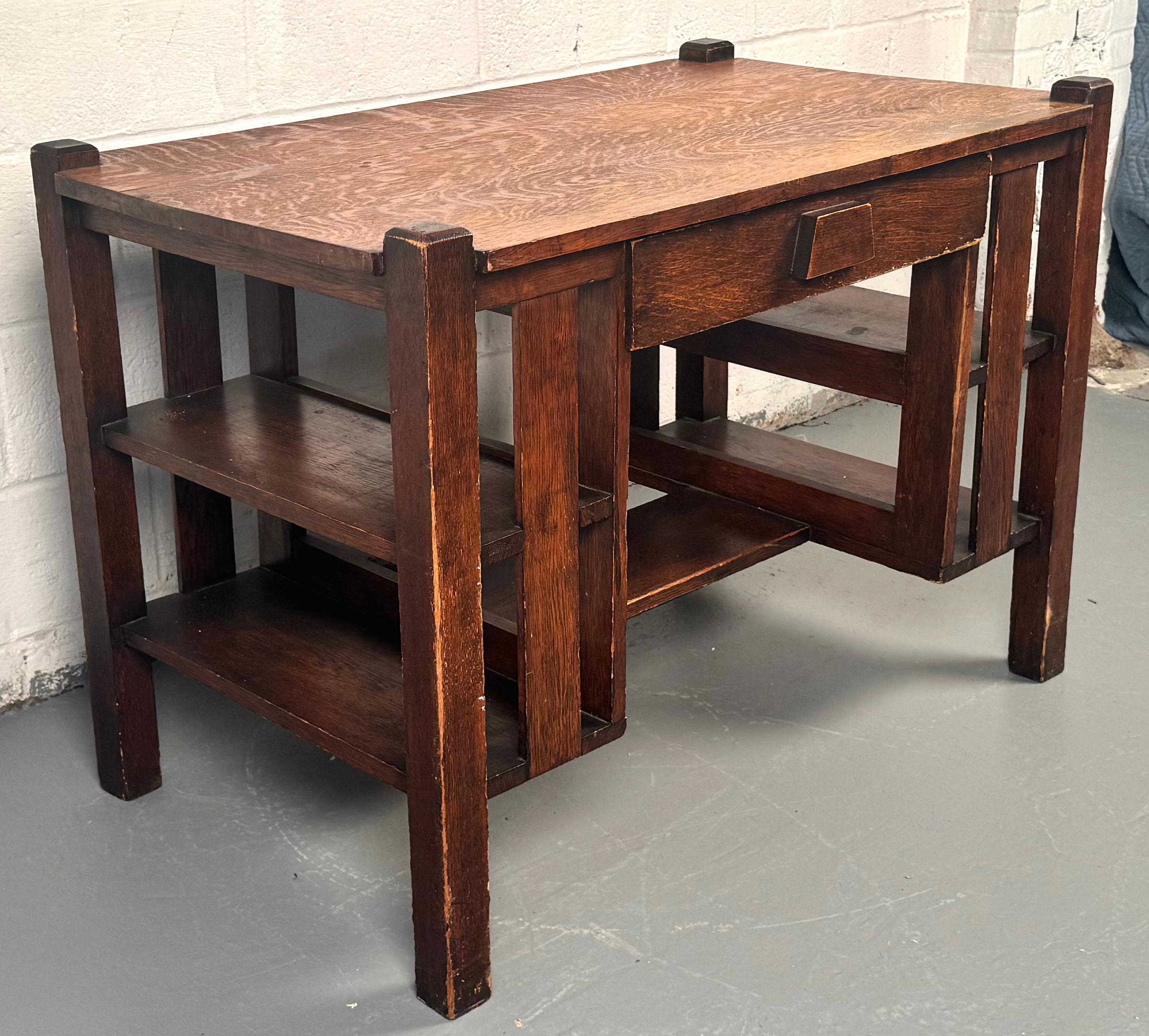 Scrivania vintage Mission Oak In condizioni buone in vendita a Brooklyn, NY