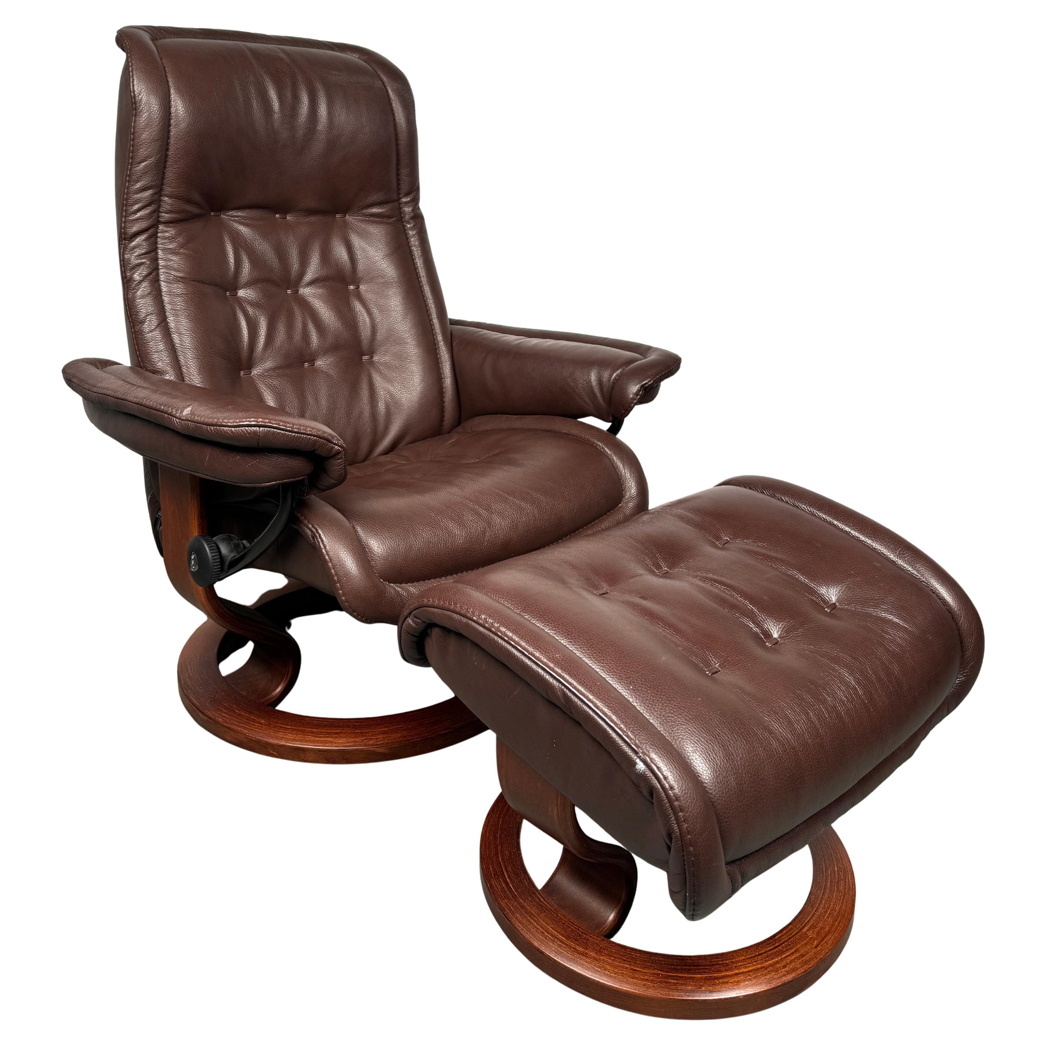 Ekornes Stressless Fauteuil de repos pivotant en cuir de grande taille et pouf