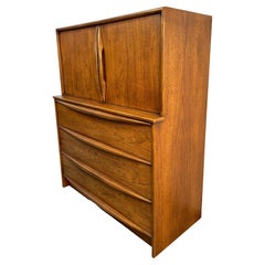 Comò Highboy in legno di noce di Lane Furniture, stile metà secolo moderno