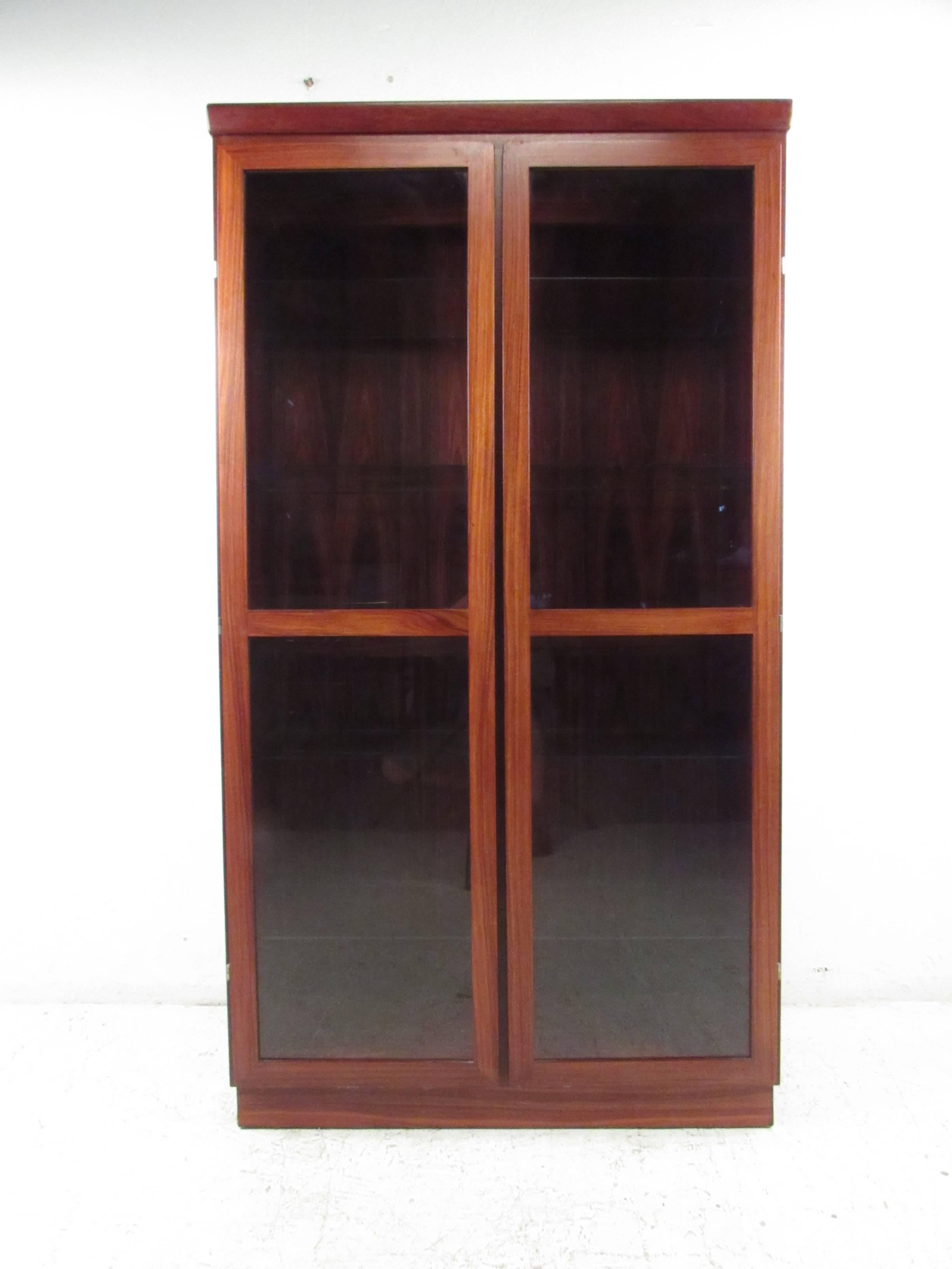 skovby display cabinet