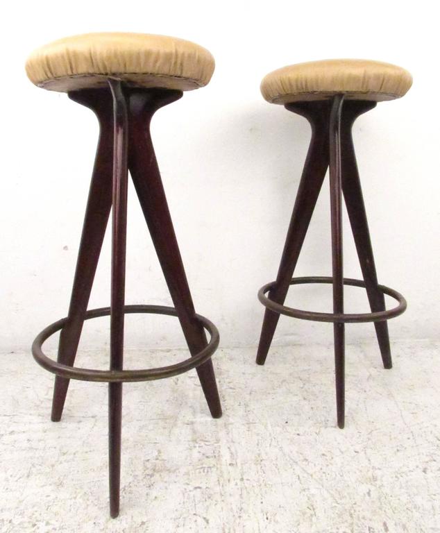 Pair Of Mid Century Modern Bar Stools For At 1stdibs Pair Of Mid Century Modern Bar Stools In Good Condition For Brooklyn