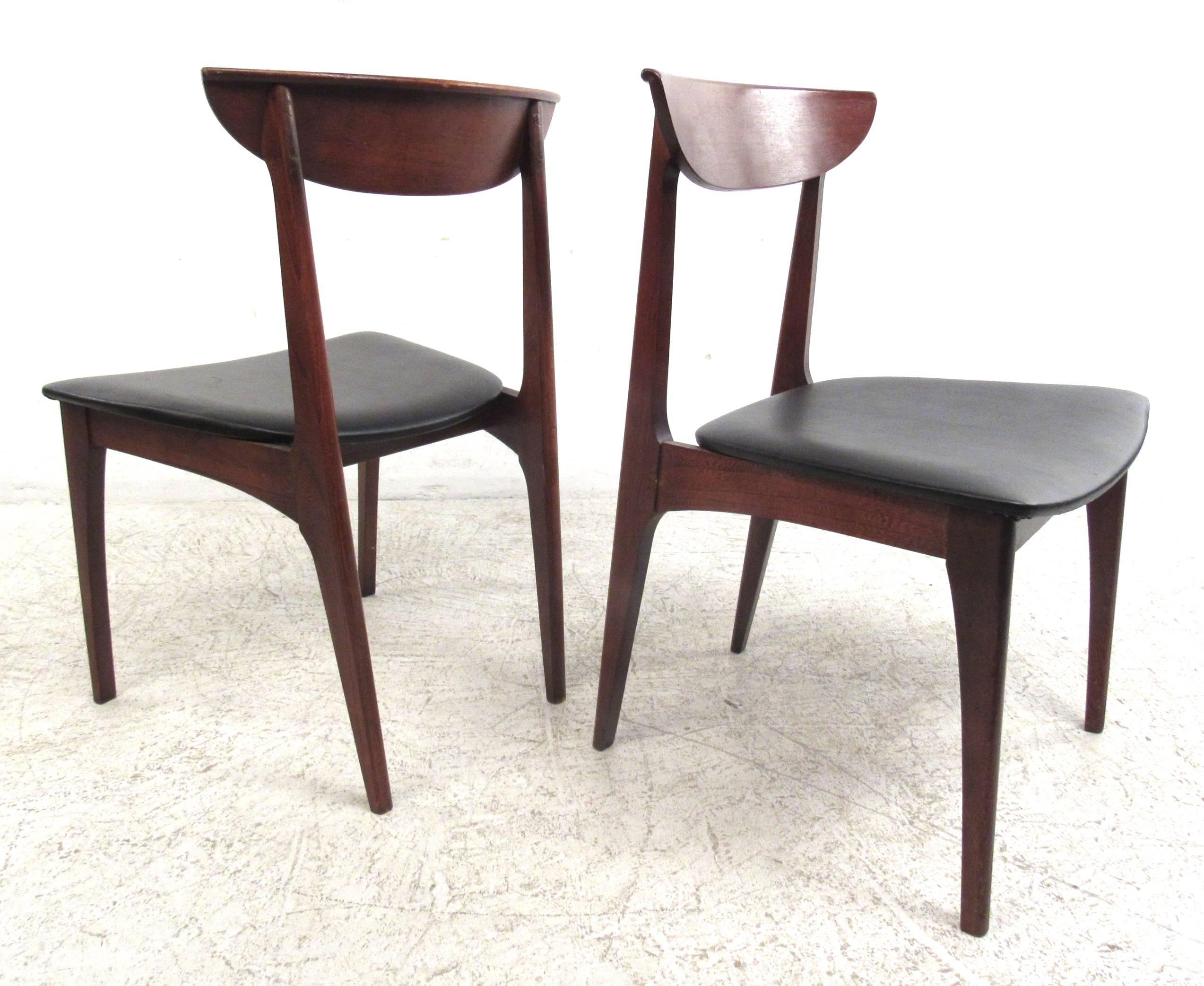 Mid-20th Century Six Mid-Century Modern Walnut Dining Chairs