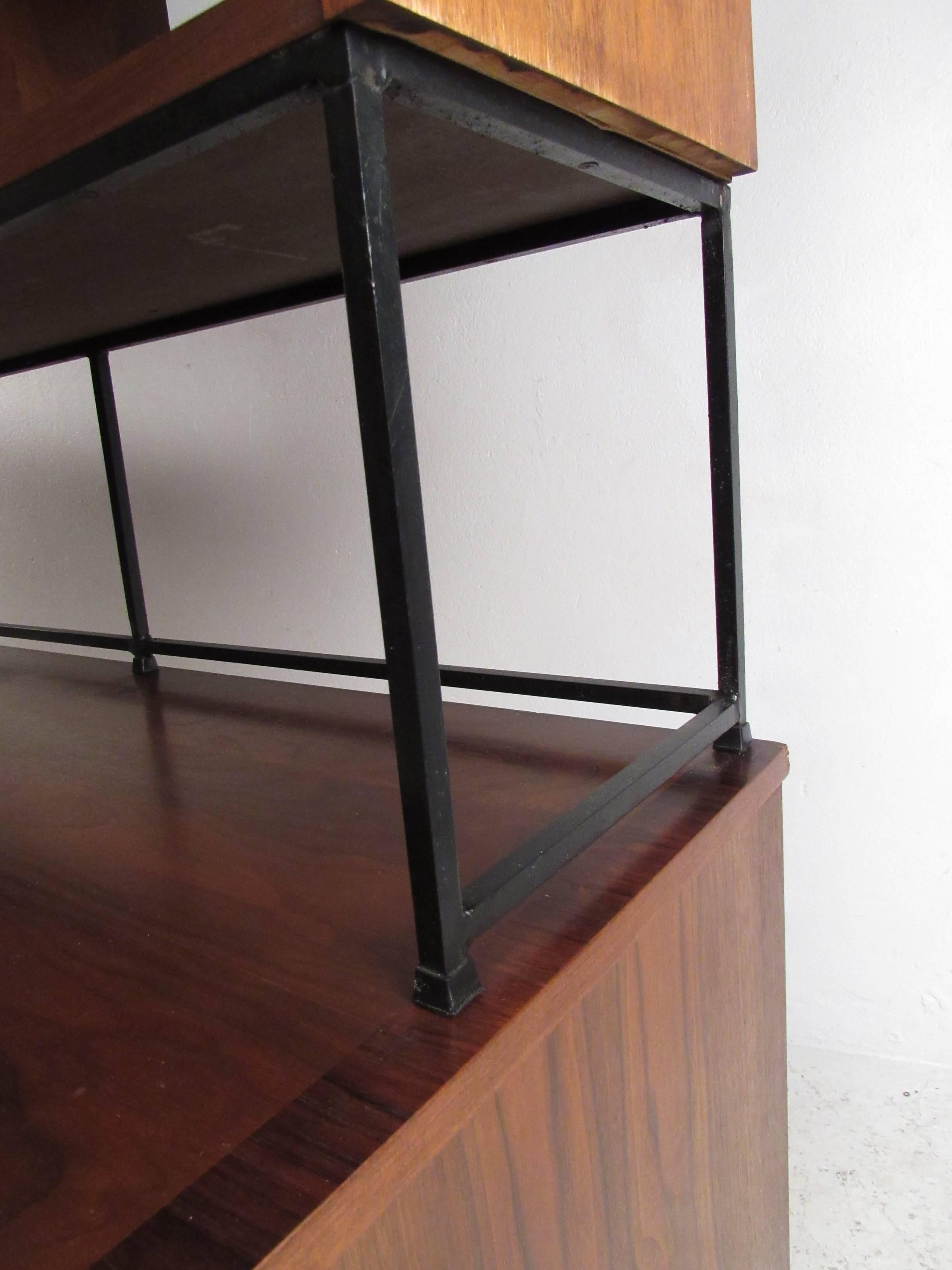 Mid-20th Century Mid-Century Modern Credenza with Display Topper by Stanley