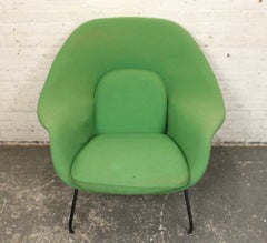 Fauteuil « Womb » vert et repose-pieds, par Knoll