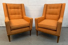 Paire de fauteuils rembourrés vintage de style « Mid-Century Modern » de couleur orange