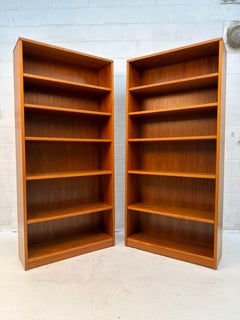 Ein Paar Vintage-Bücherregale aus Teakholz von Sun Cabinet Co.