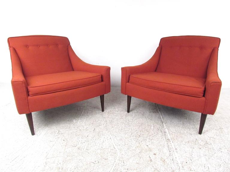 Pair of Stylish MidCentury Modern Lounge Chairs For Sale at 1stDibs