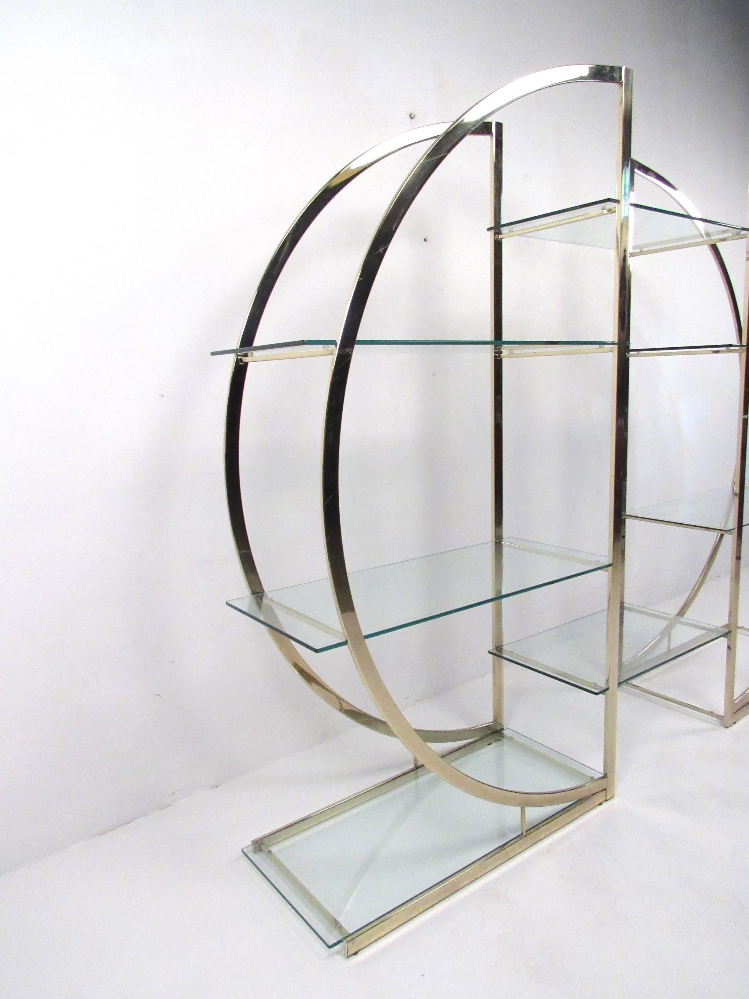 Mid-Century Modern Circular Etagere by Milo Baughman In Good Condition In Brooklyn, NY