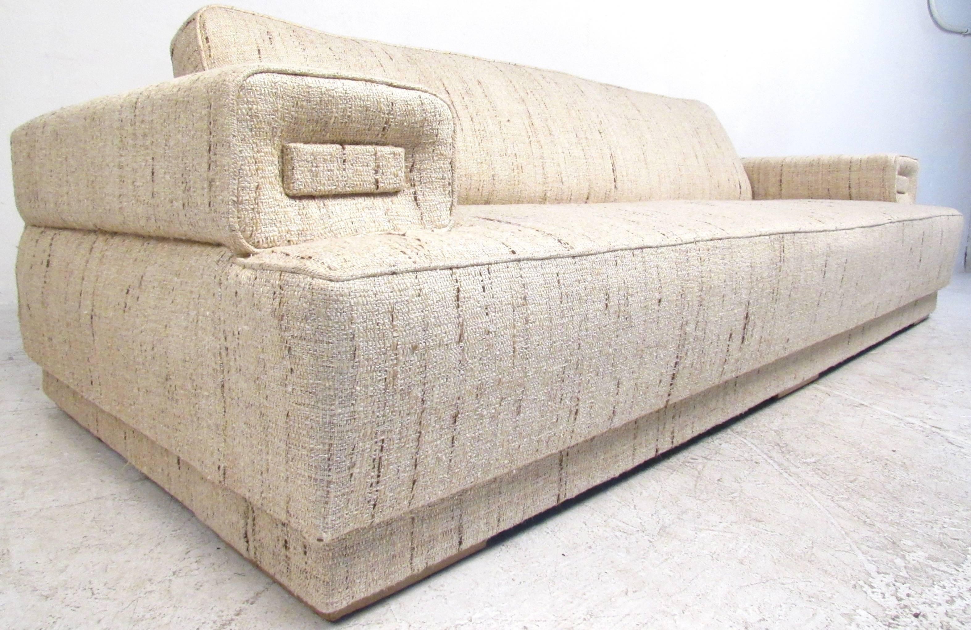 American Large Vintage Sofa in the Style of Adrian Pearsall