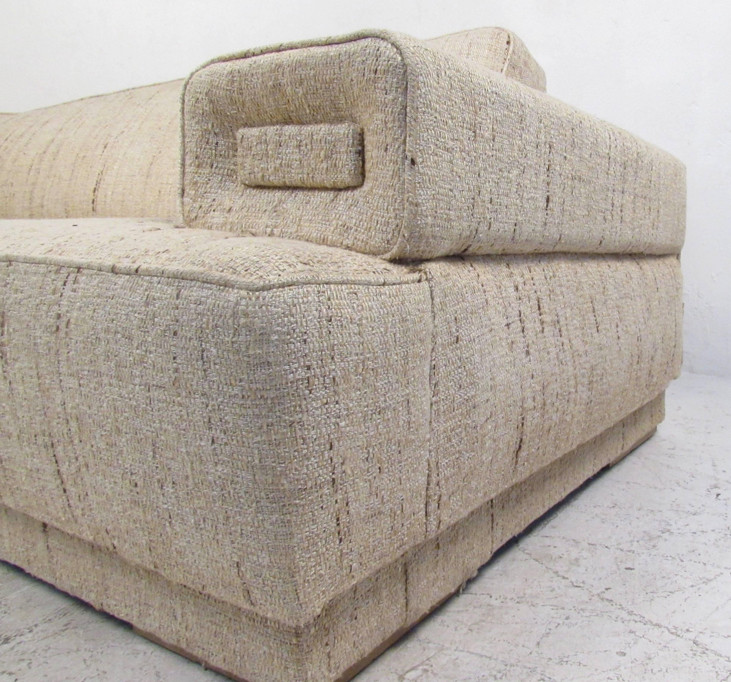 Mid-20th Century Large Vintage Sofa in the Style of Adrian Pearsall