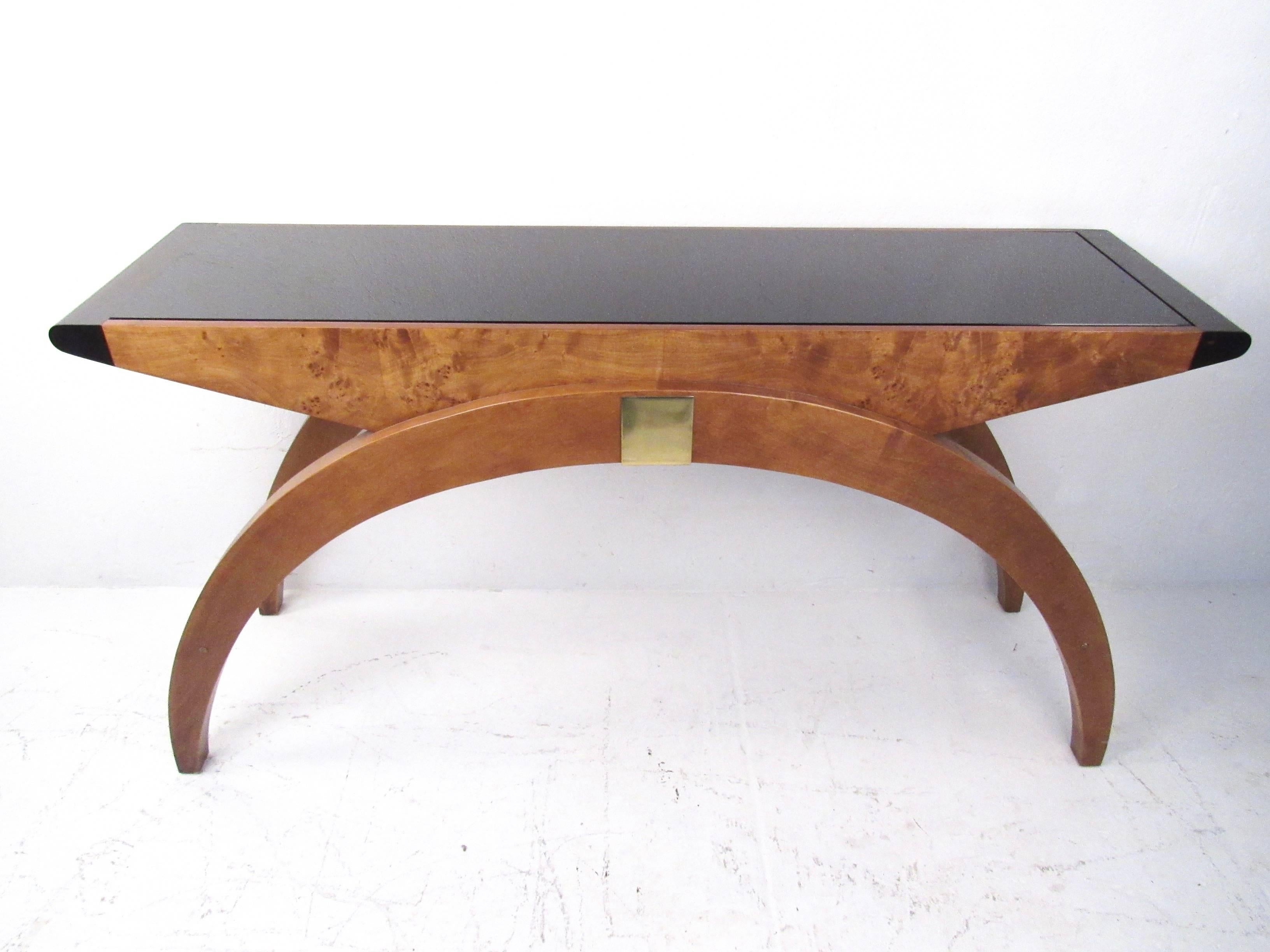Mid-Century Style Burl and Brass Console Table In Good Condition In Brooklyn, NY