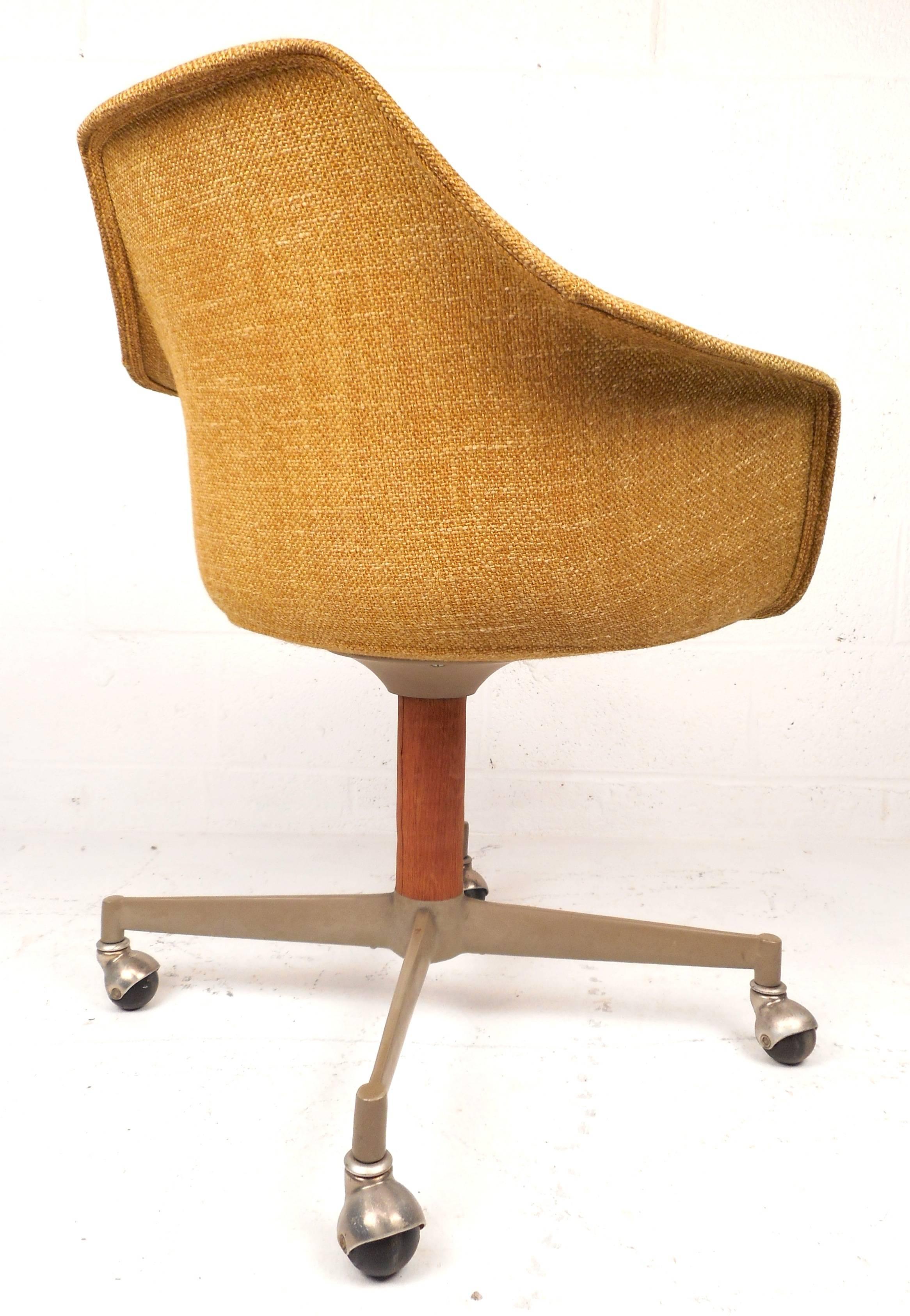 MidCentury Modern Office Chair in the Style of Herman Miller at 1stDibs