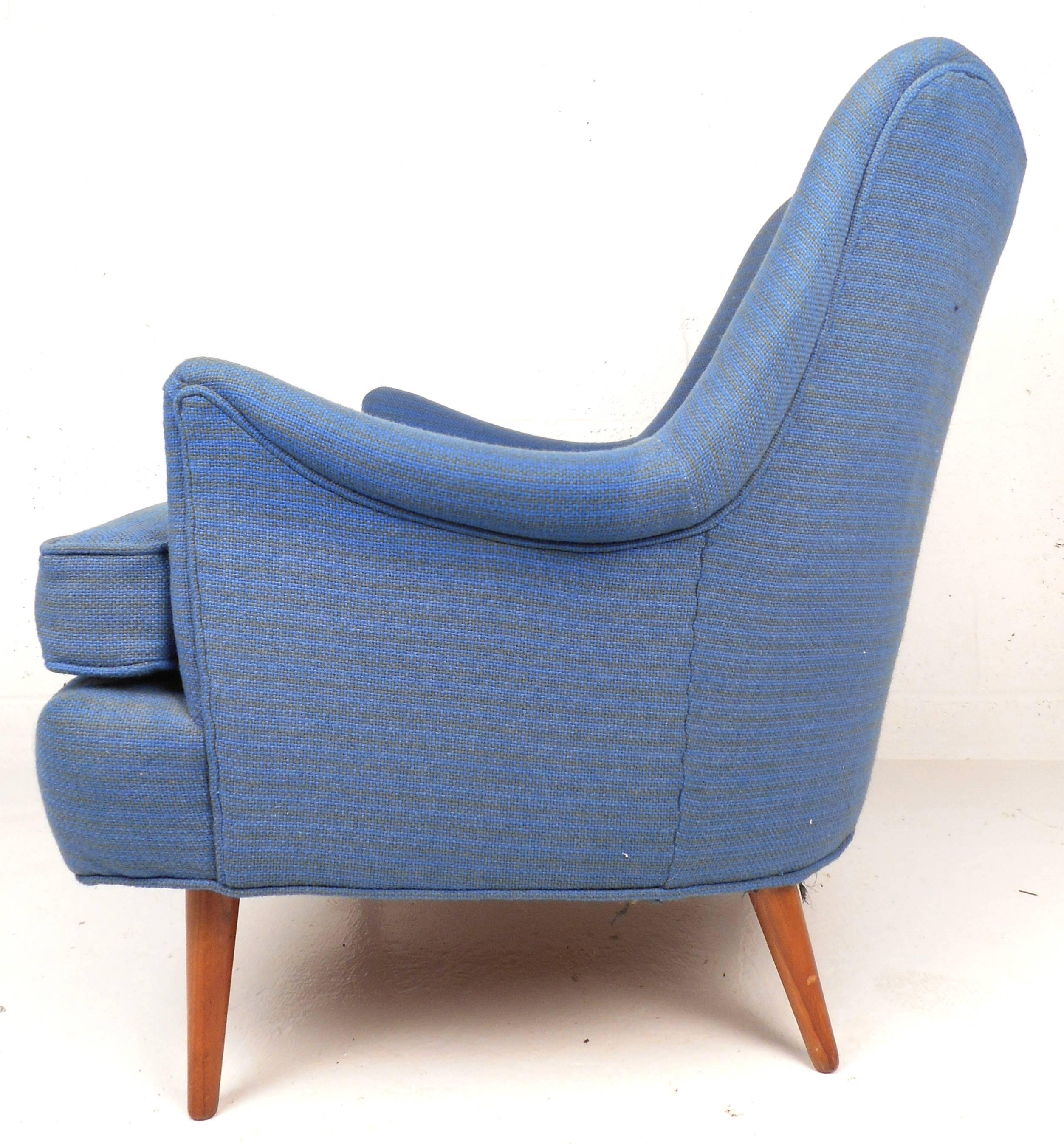 American Mid-Century Modern Lounge Chair in the Style of Adrian Pearsall