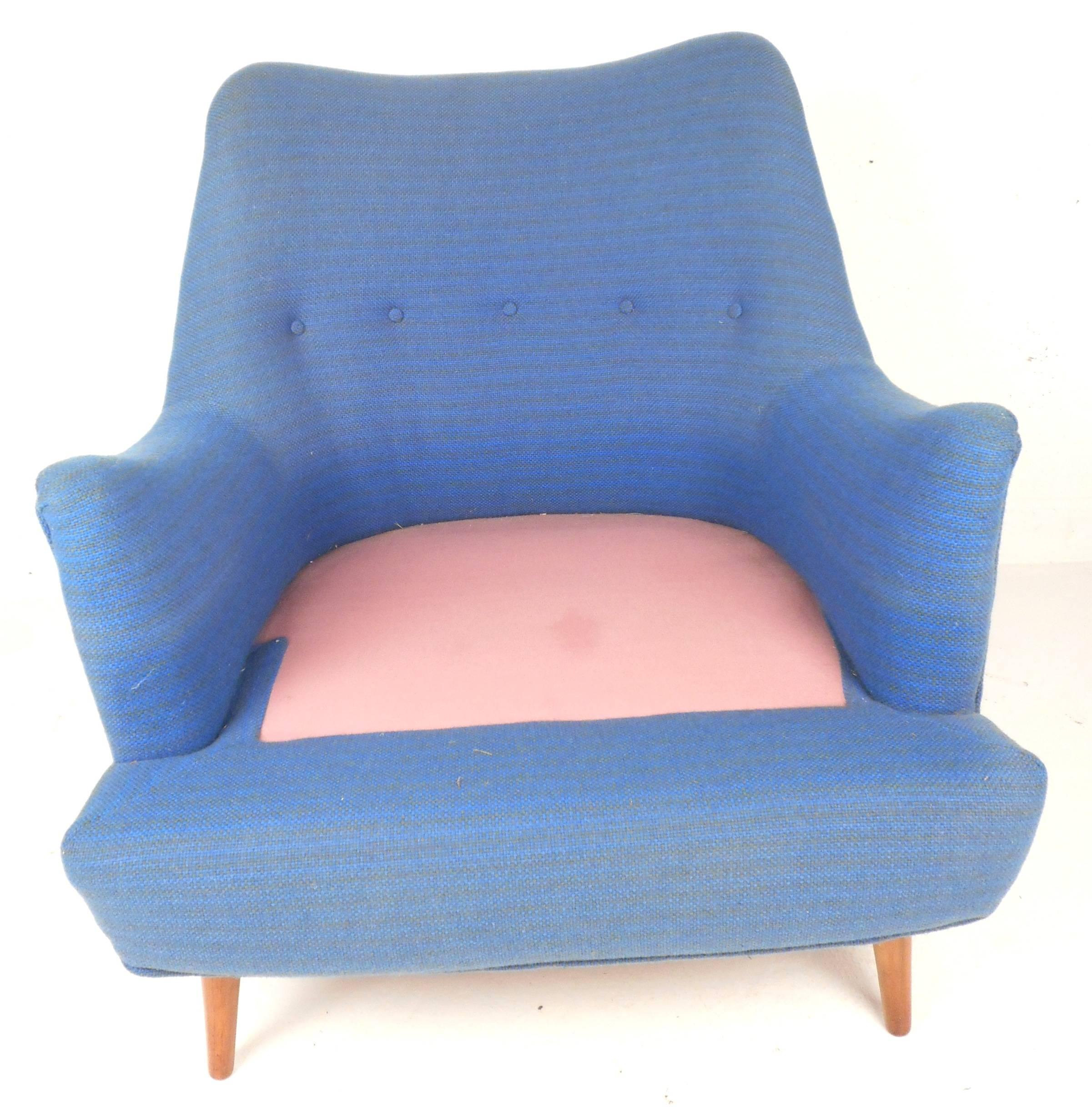 Mid-Century Modern Lounge Chair in the Style of Adrian Pearsall 2