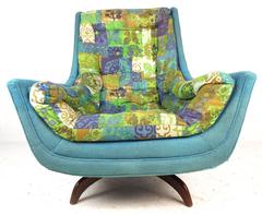 Mid-Century Modern Swivel Lounge Chair in the Style of Adrian Pearsall