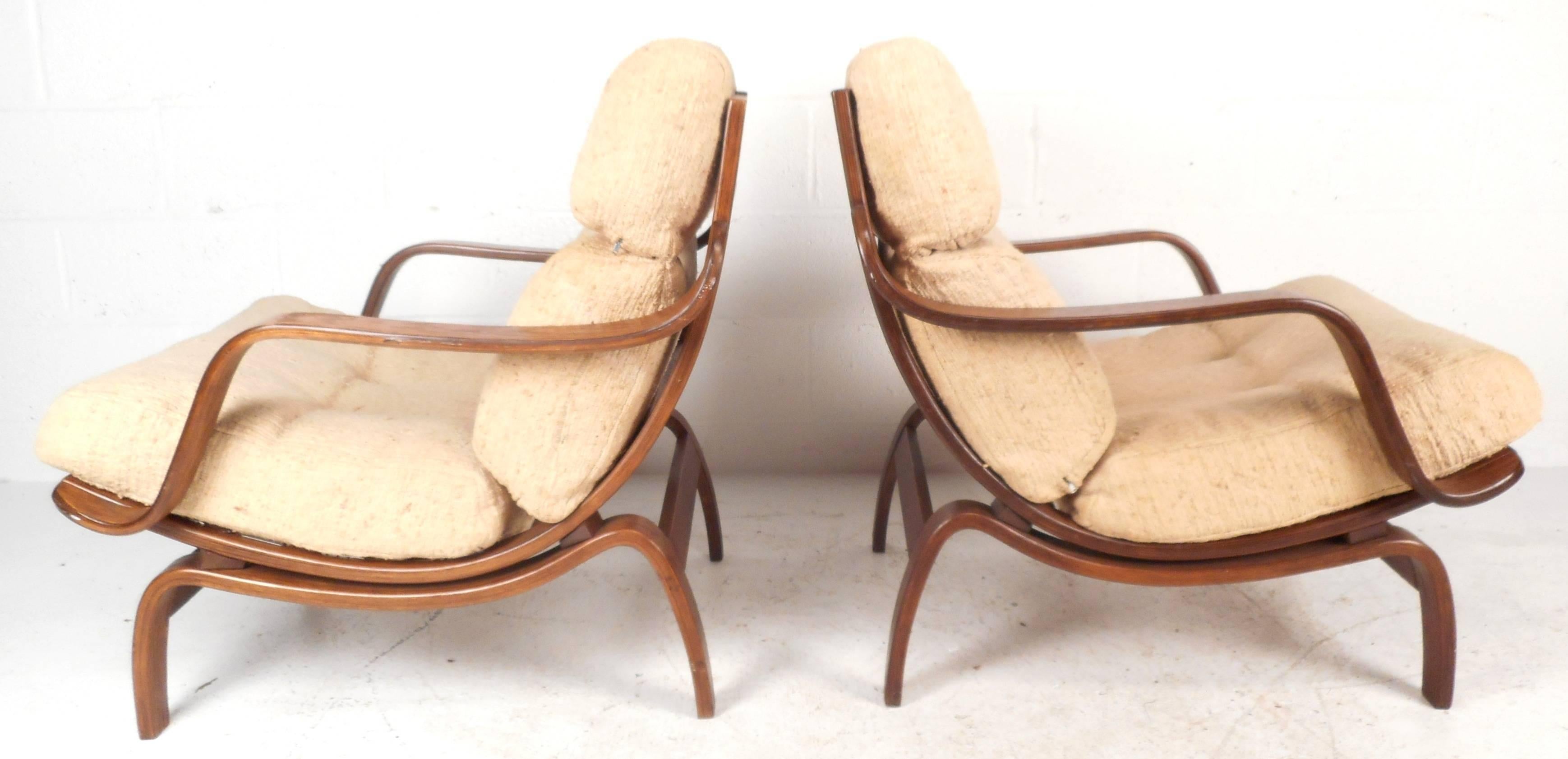Mid-Century Modern Lounge Chairs in the Style of Bruno Mathsson In Good Condition In Brooklyn, NY