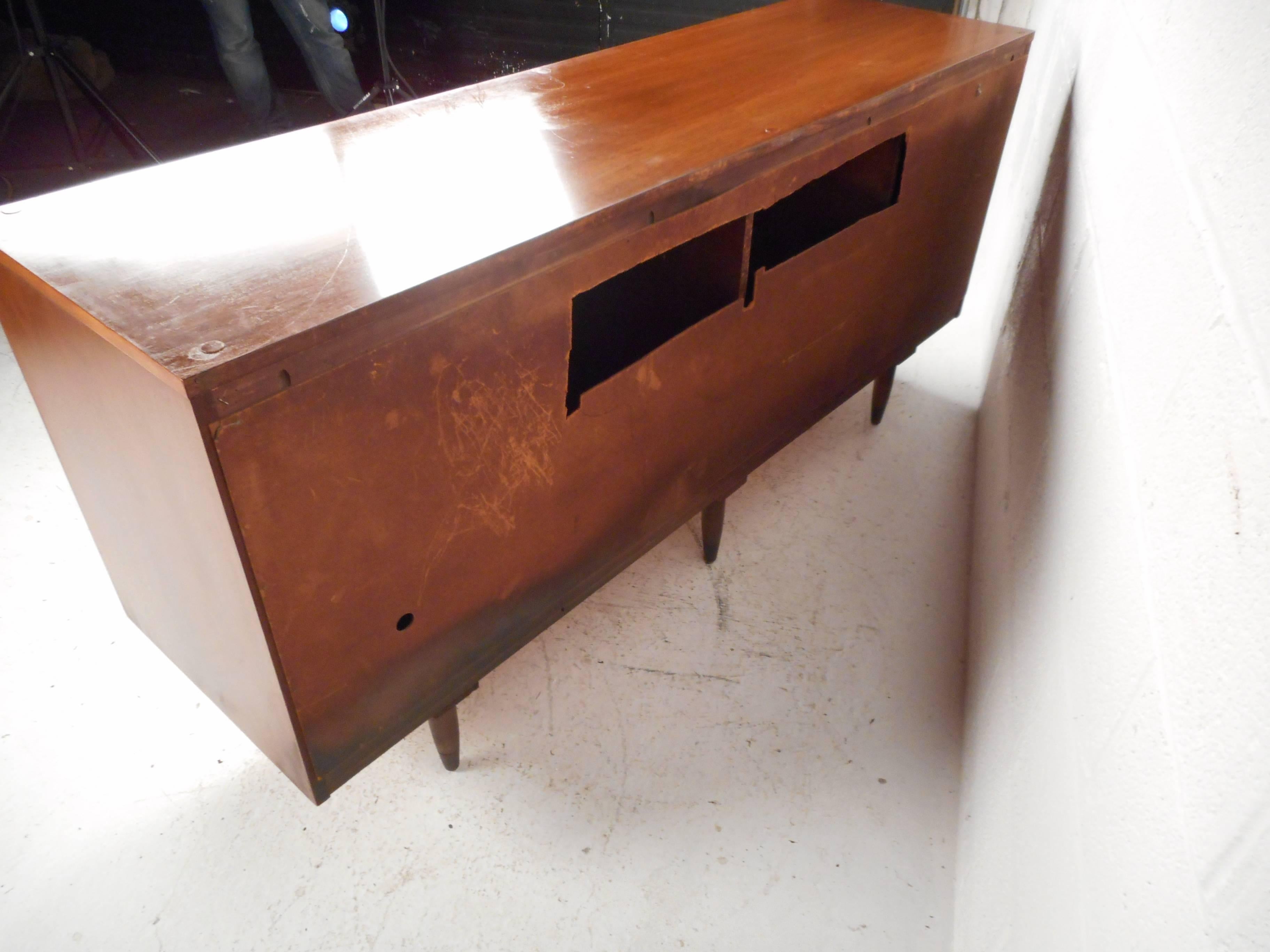 Mid-Century Modern Walnut Credenza 2