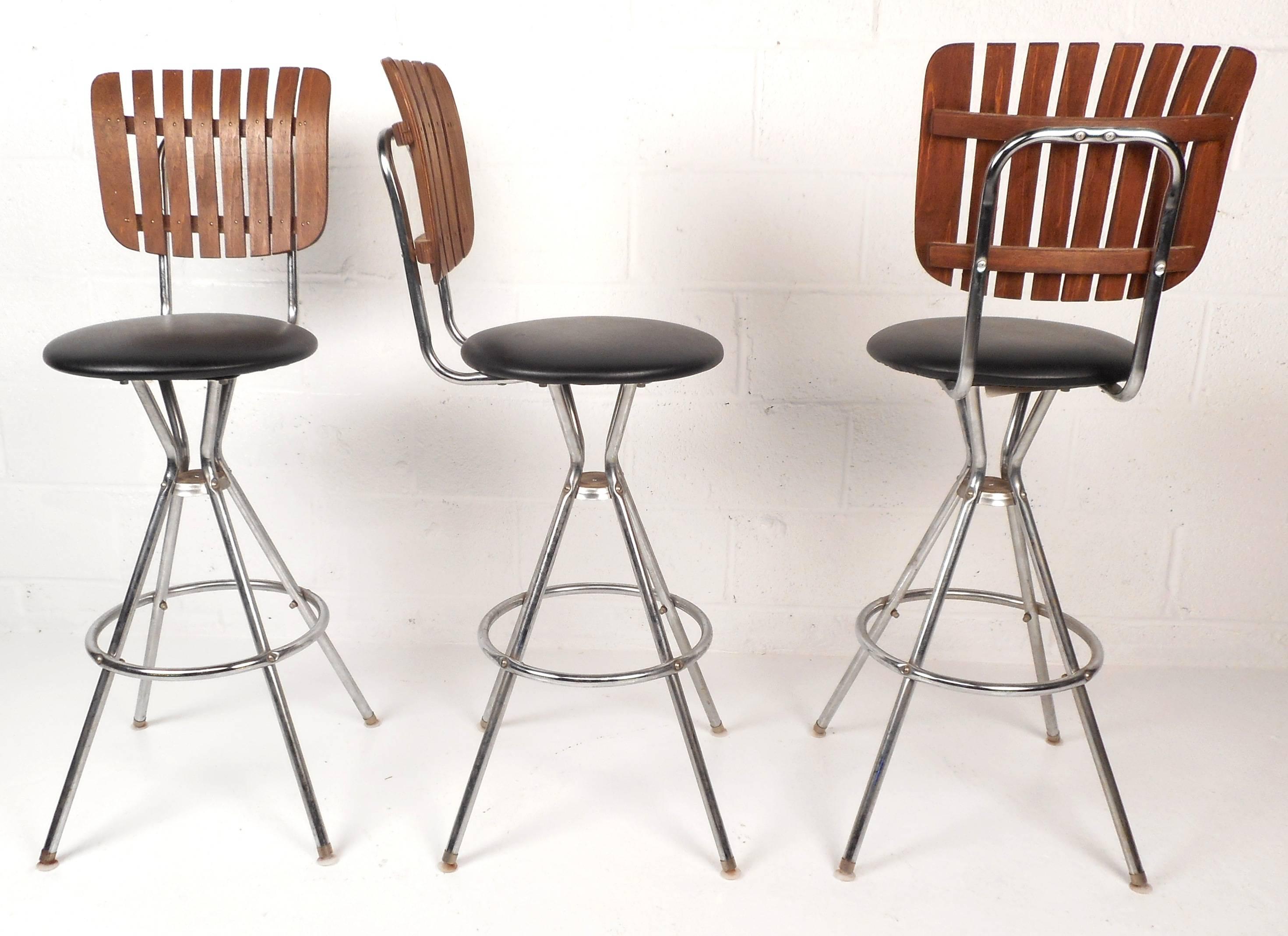 Set of Five MidCentury Modern Swivel Bar Stools For Sale at 1stDibs