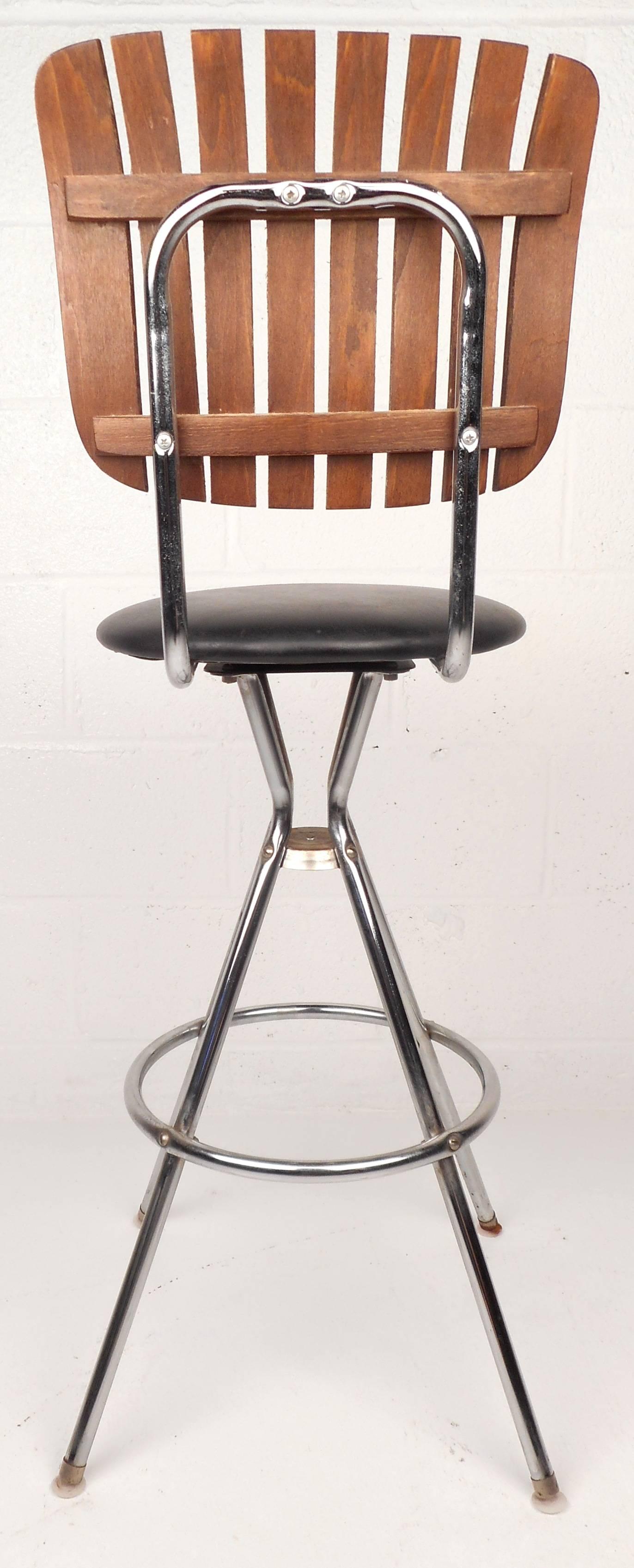 Set of Five MidCentury Modern Swivel Bar Stools For Sale at 1stDibs