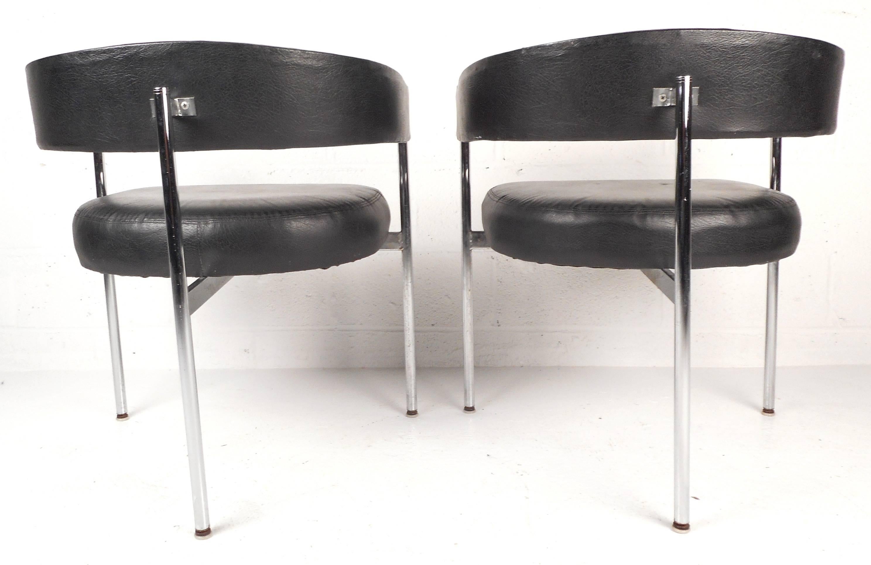 Late 20th Century Mid-Century Modern Cassina Style Barrel Back Side Chairs