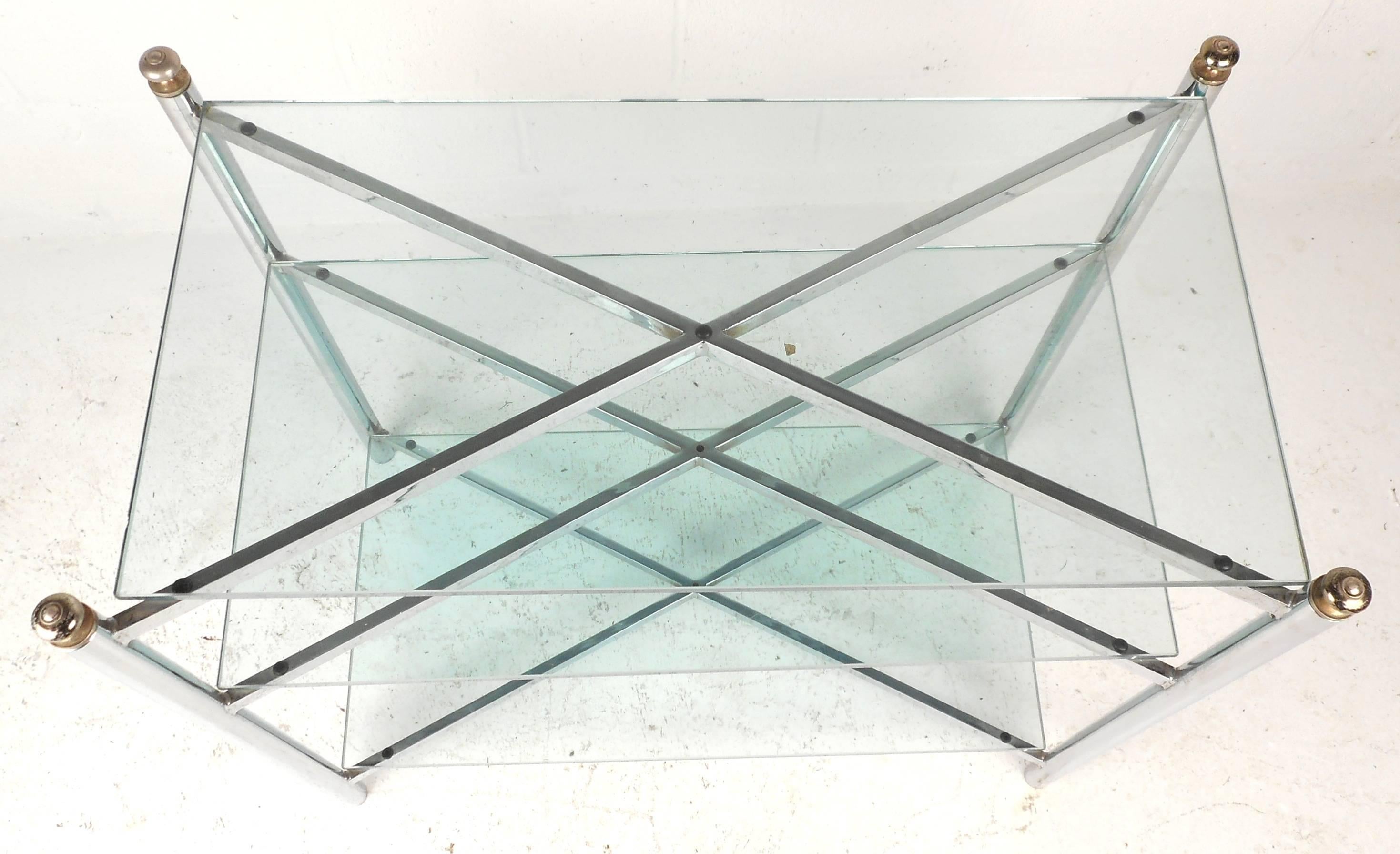 Mid-Century Modern Chrome and Glass Display Shelf in the Style of Maison Jansen In Good Condition For Sale In Brooklyn, NY