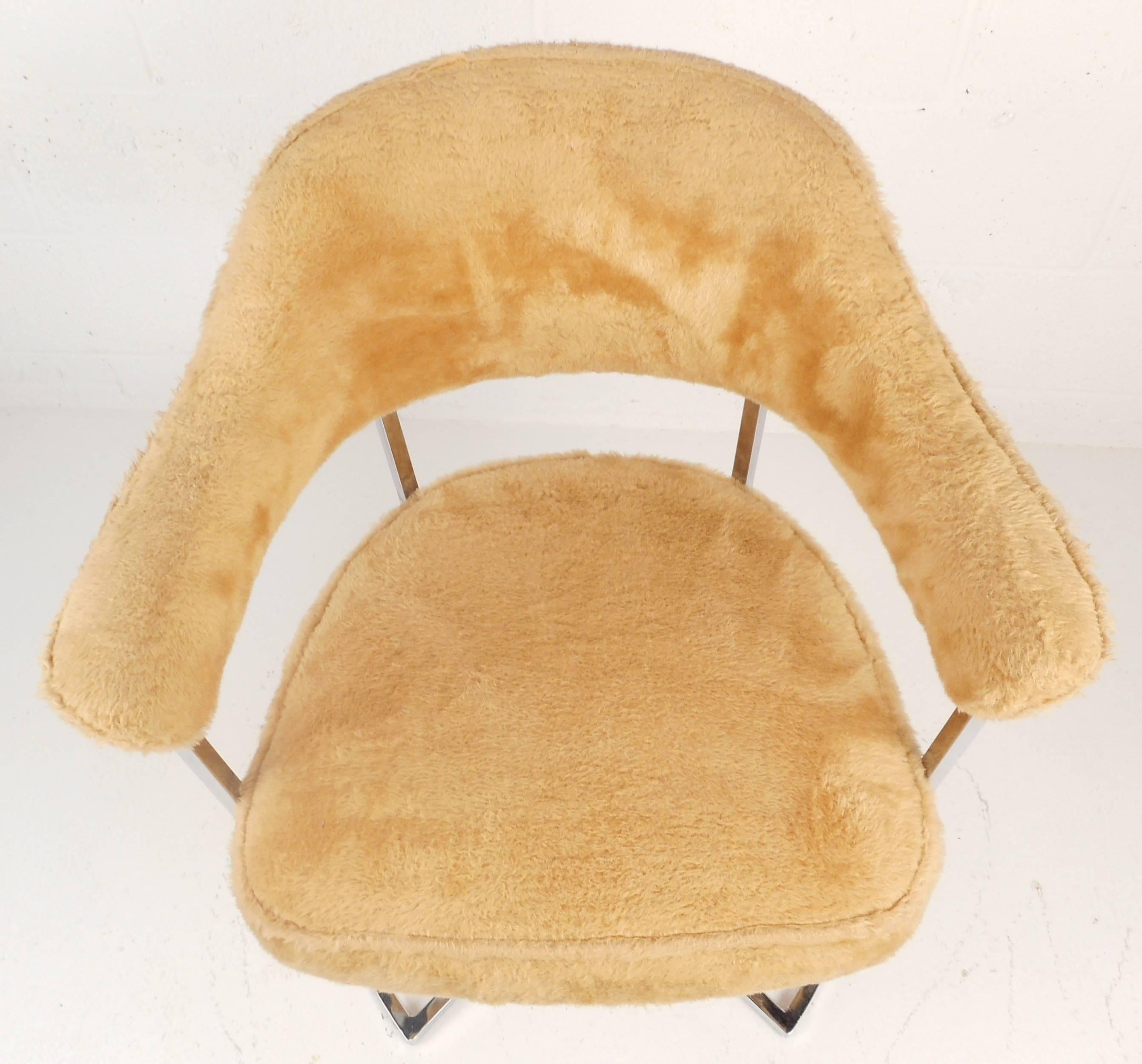 American Stylish Mid-Century Modern Swivel Tulip Chairs by Cal-Style Furniture
