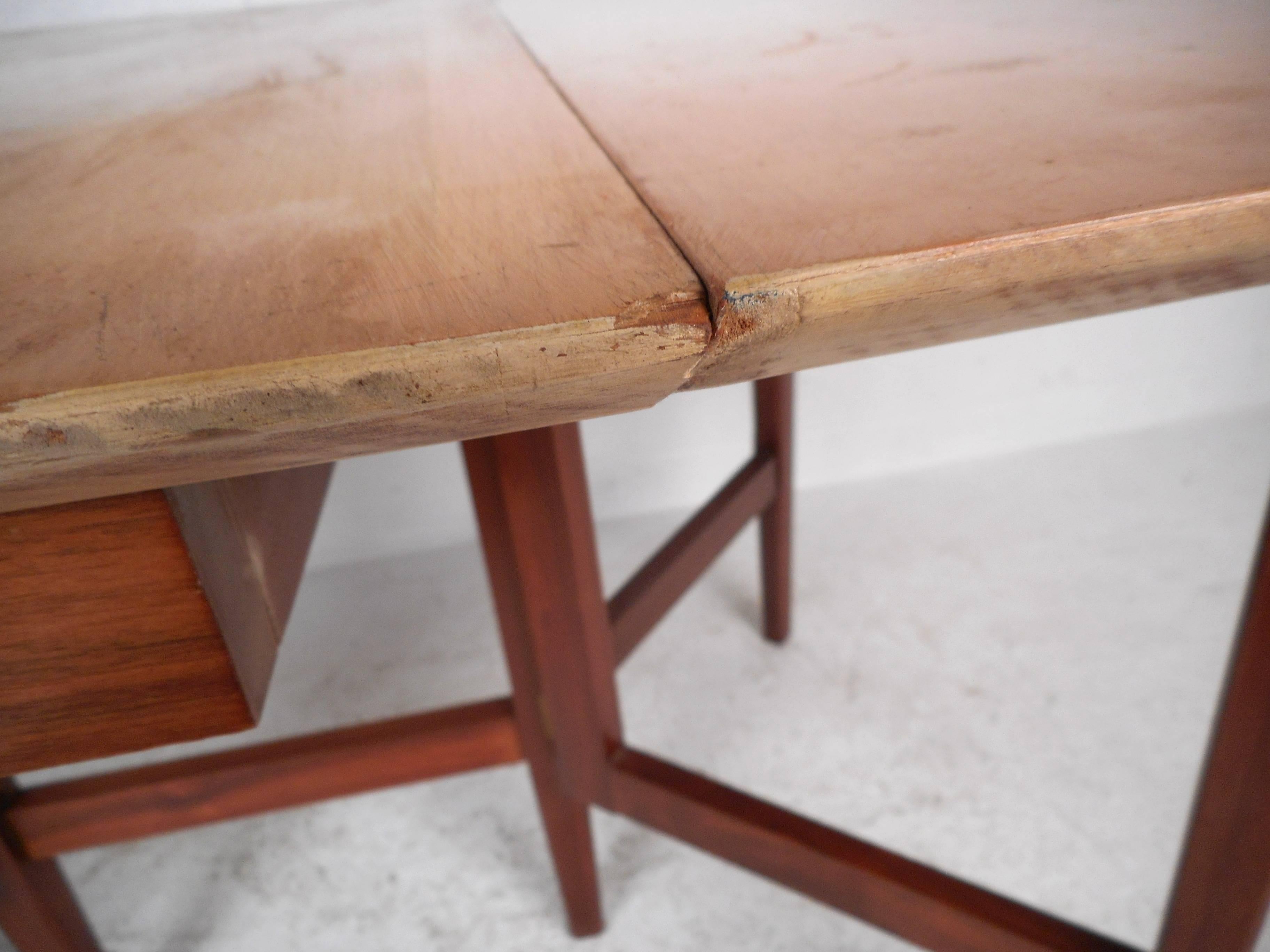 Maple Mid-Century Modern Gate Leg Dining Table