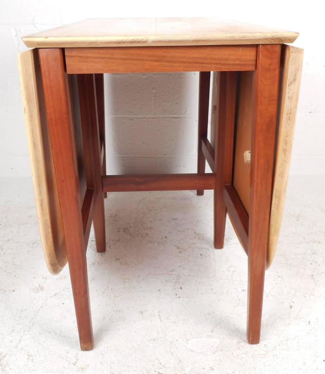 Mid-Century Modern Gate Leg Dining Table For Sale at 1stdibs