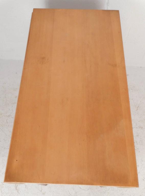 Mid-Century Modern Gate Leg Dining Table For Sale at 1stdibs