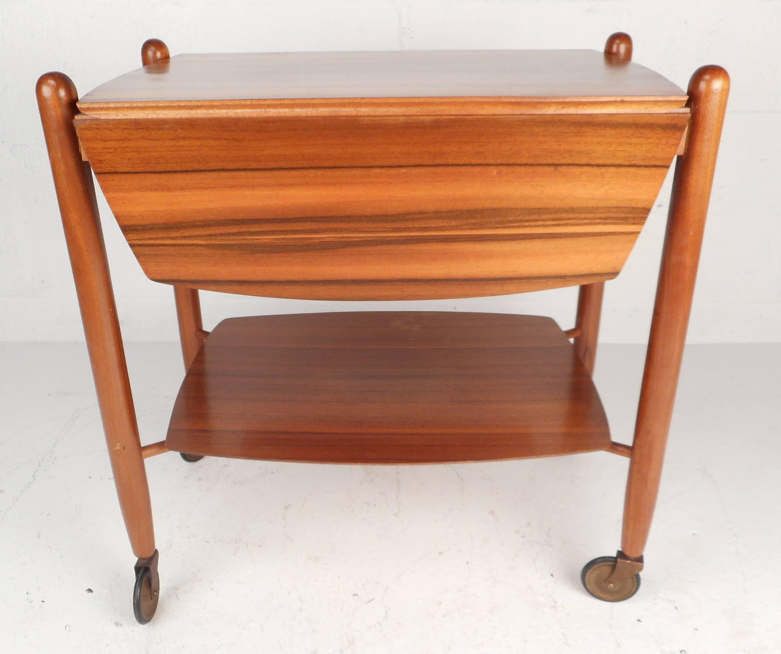 Mid-Century Modern Drop-Leaf Bar Cart by Vanson In Good Condition For Sale In Brooklyn, NY
