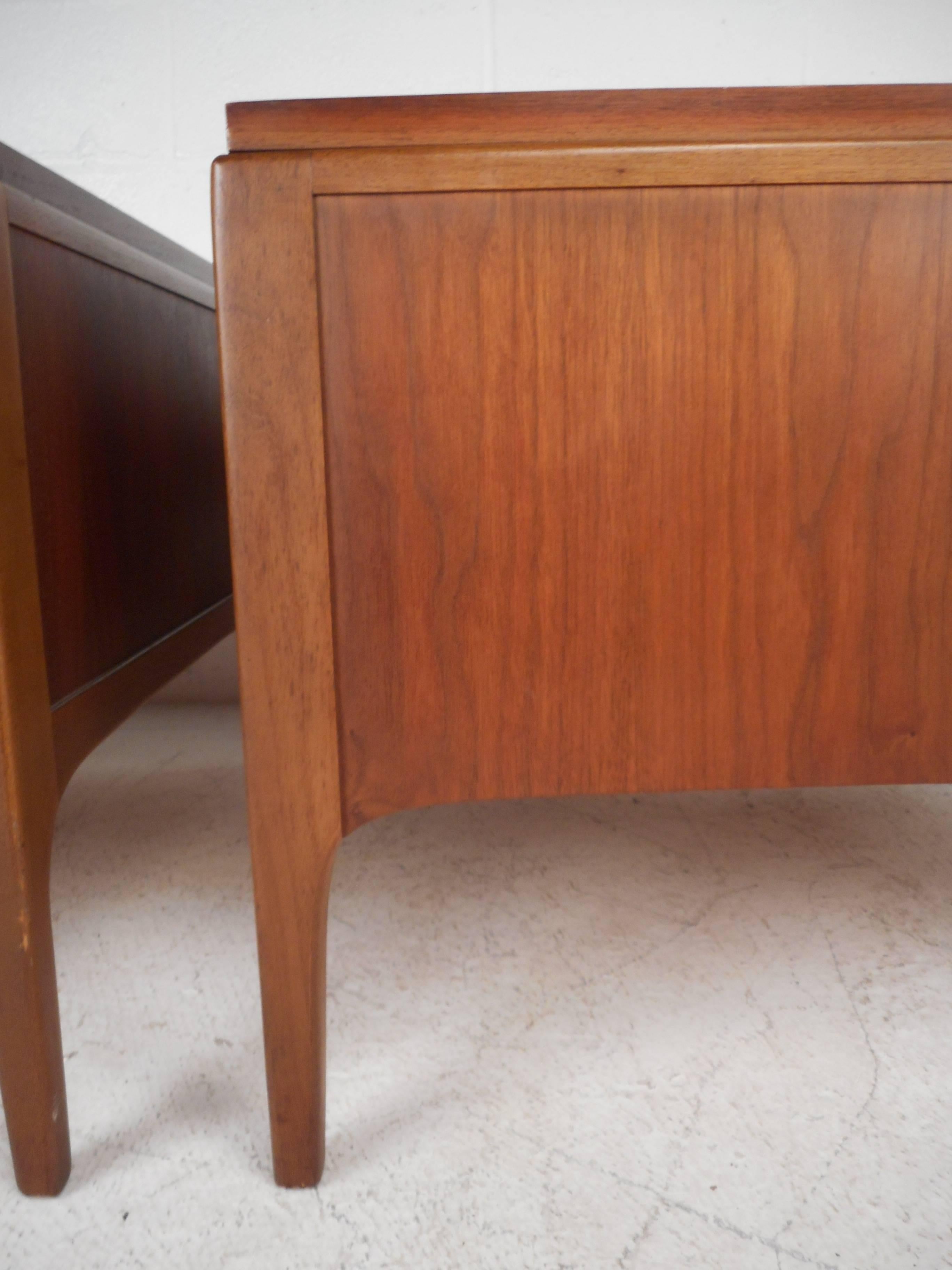 Mid-Century Modern Low End Tables by Lane Furniture 1