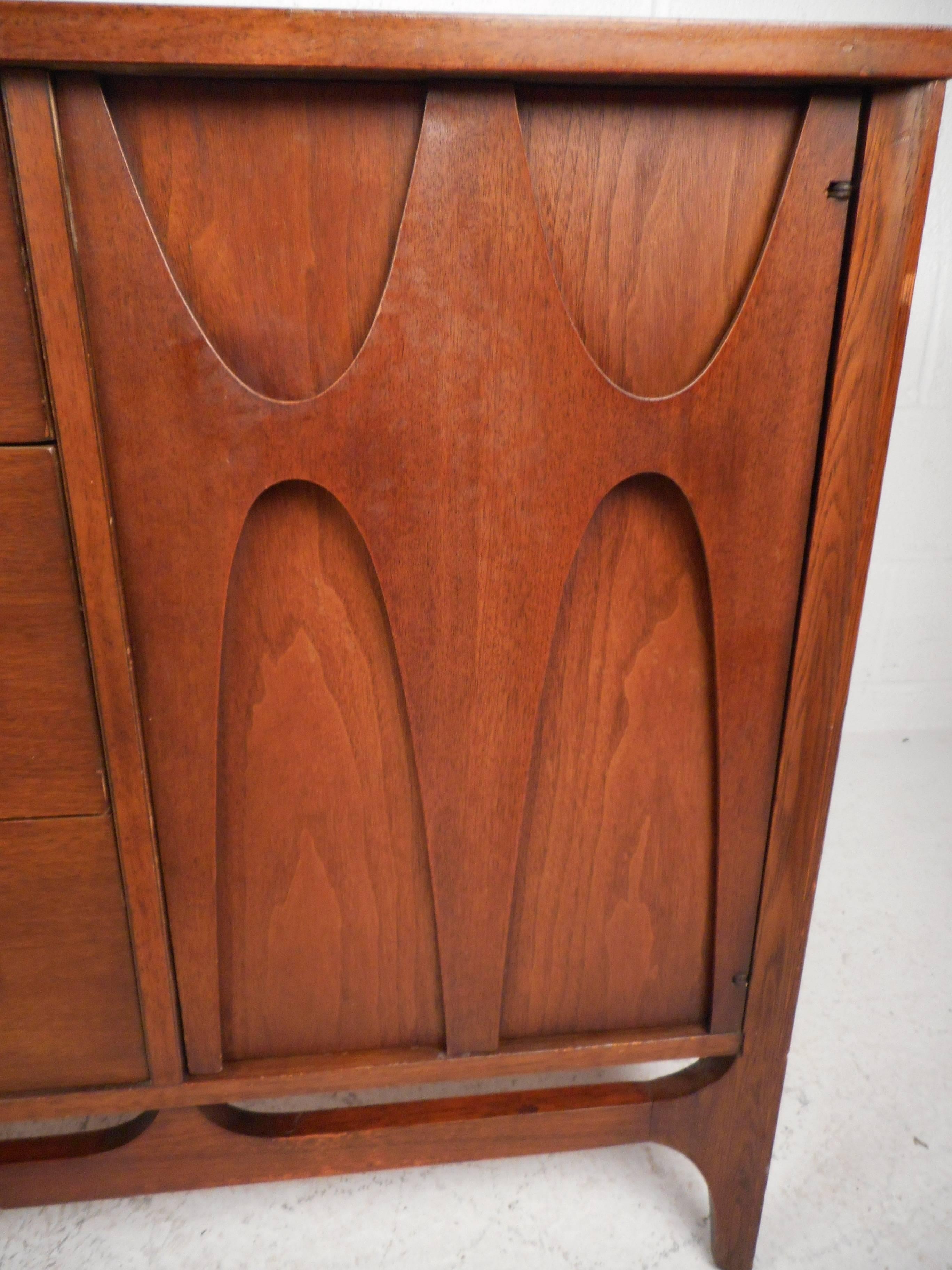 Mid-Century Modern Brasilia Style Credenza by Broyhill In Good Condition In Brooklyn, NY
