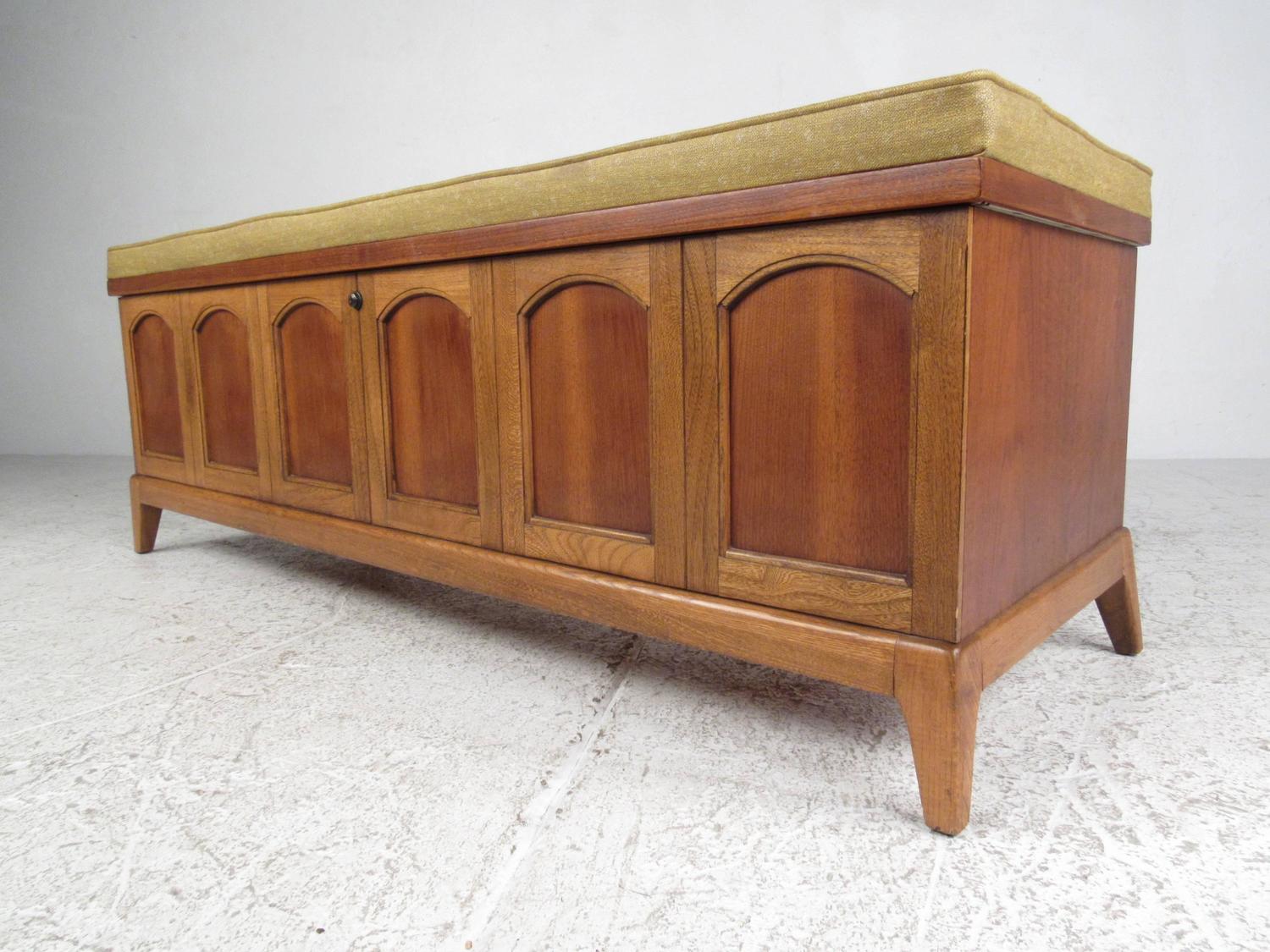 Lane cedar lined blanket chest for sale at 1stdibs