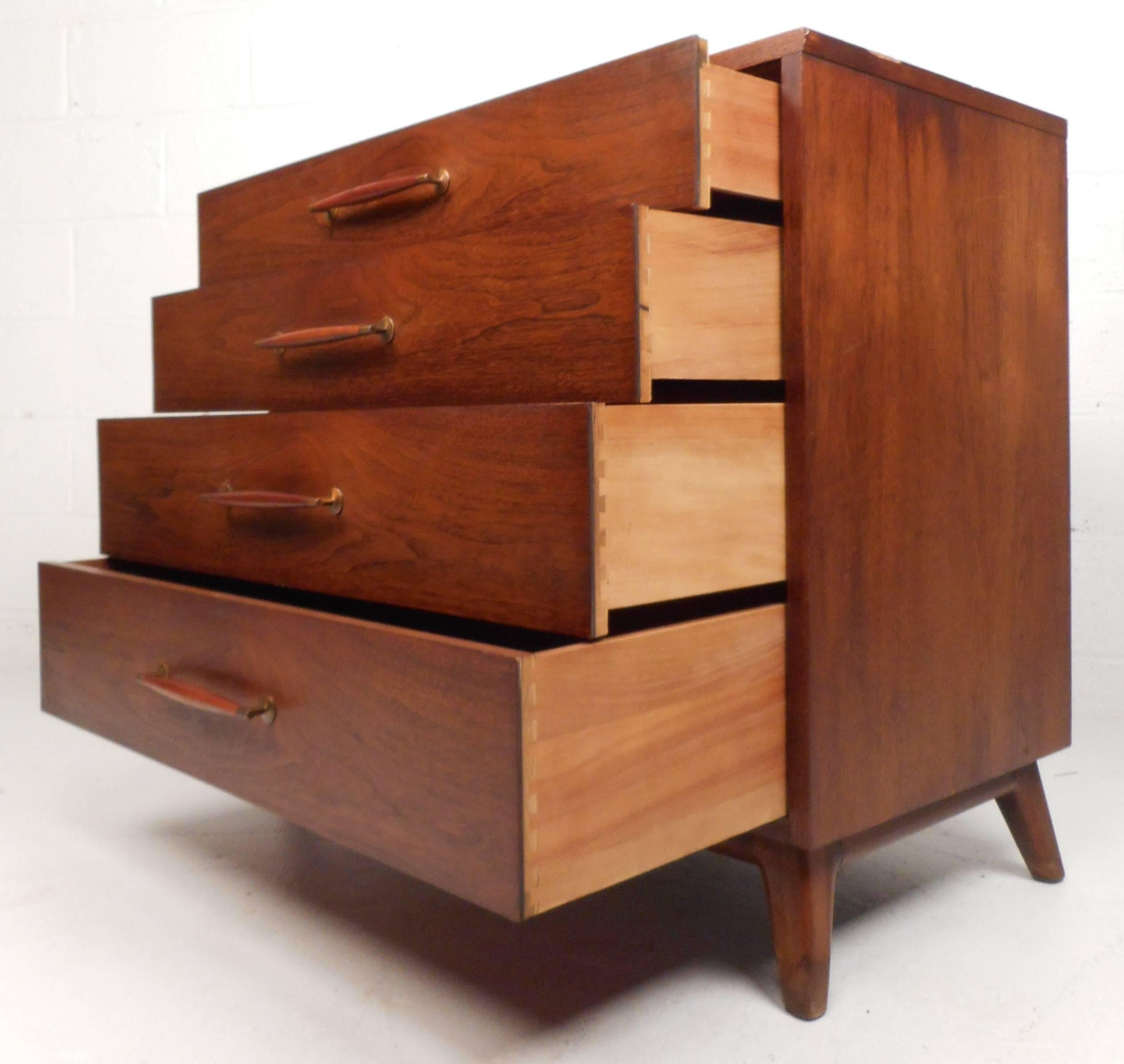 American Pair of Mid-Century Modern Chest of Drawers by Henredon